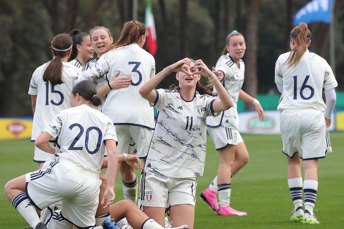 Azzurrine da applausi, 2-2 nella prima amichevole con la Francia. Dessì: \"Le ragazze stanno crescendo\"
