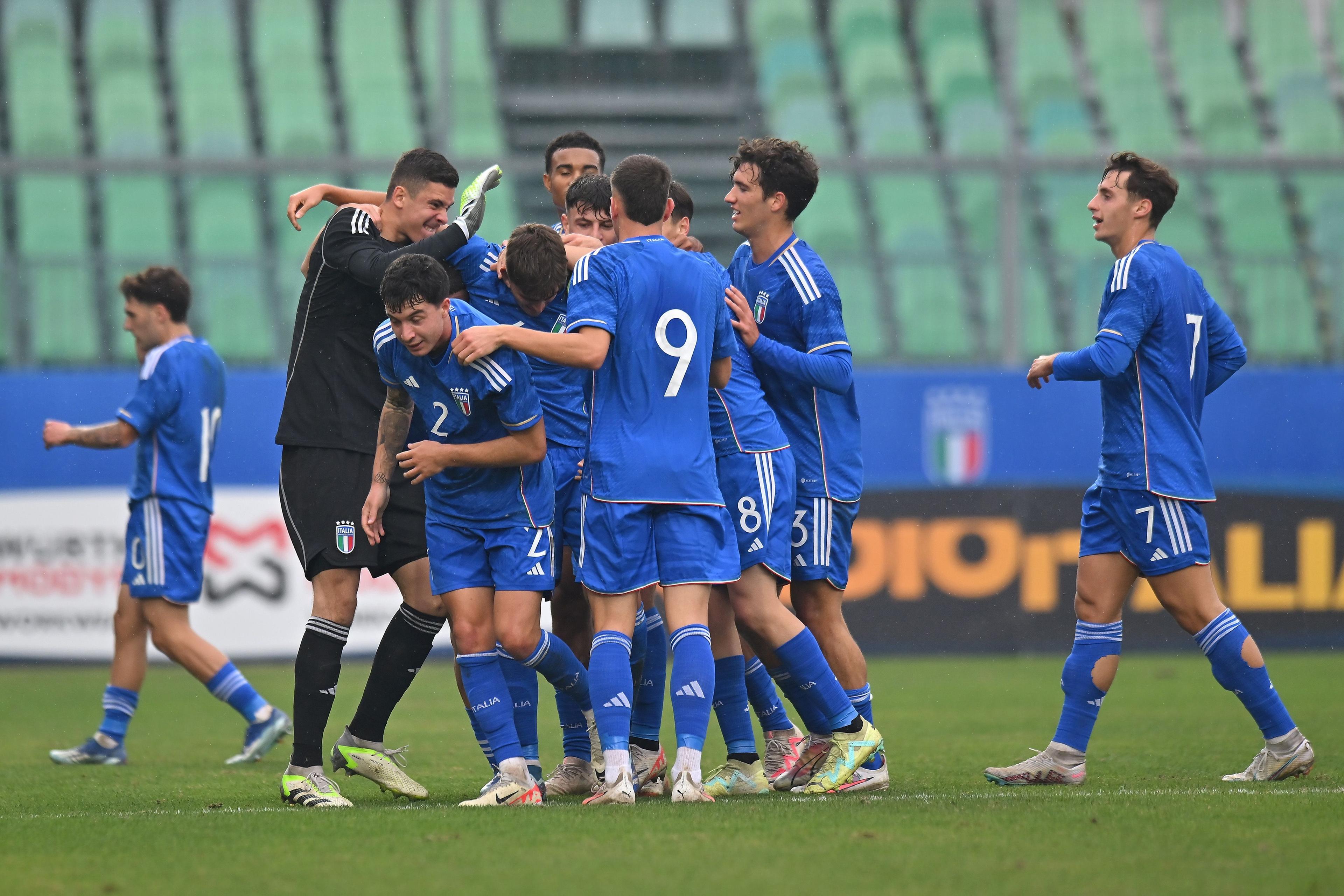SASSUOLO, ITALY - NOVEMBER 21: Giacomo Faticanti of Italy U20 celebrates after scoring the opening goal with teammates during the Elite League U20 match between Italy and Portugal at Enzo Ricci on November 21, 2023 in Sassuolo, Italy. (Photo by Alessandro Sabattini/Getty Images)