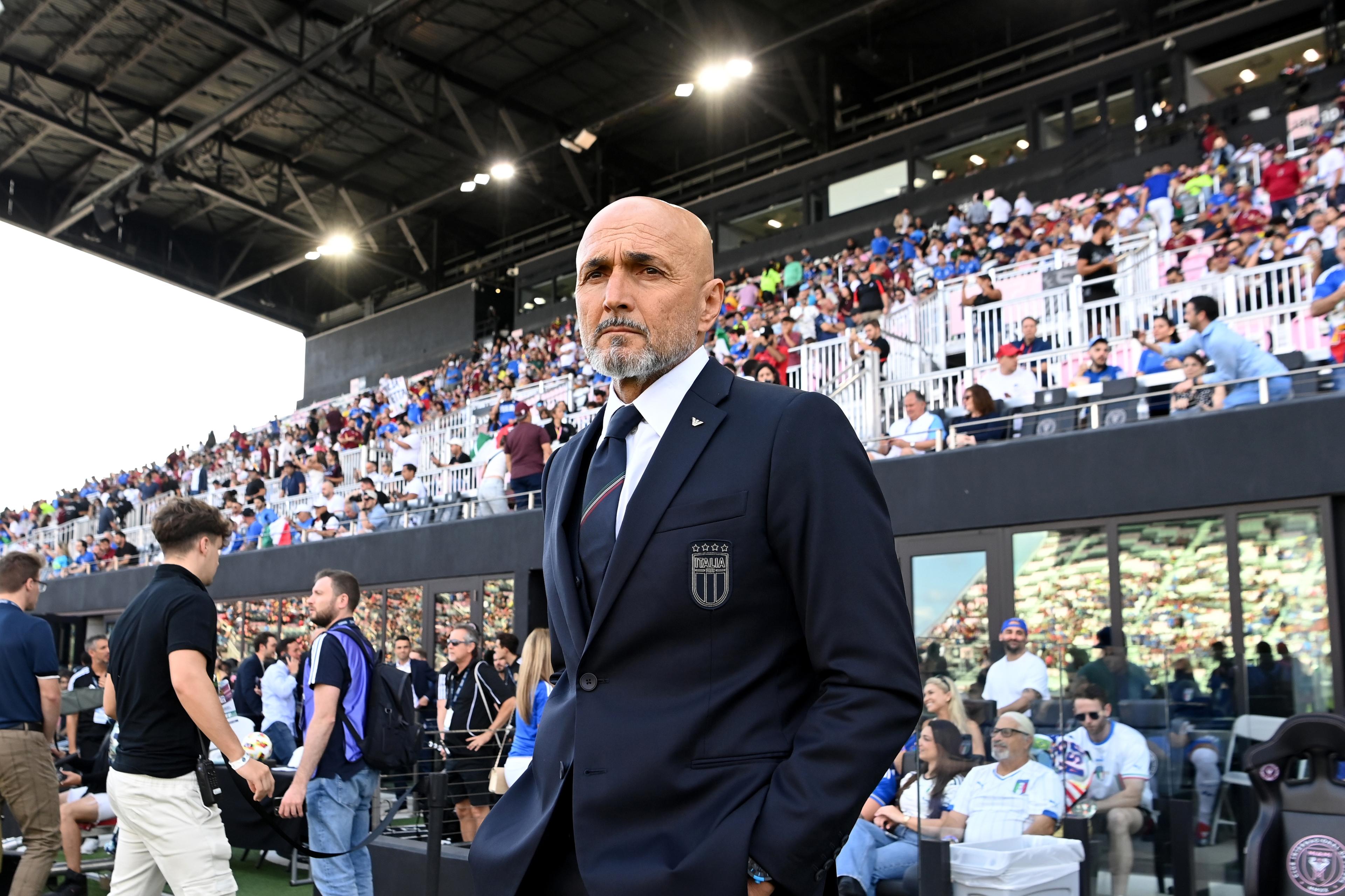 FORT LAUDERDALE, FLORIDA - MARCH 21: Head coach Italy Luciano Spalletti looks on during the International Friendly match between Venezuela and Italy at Chase Stadium on March 21, 2024 in Fort Lauderdale, Florida. (Photo by Claudio Villa/Getty Images)