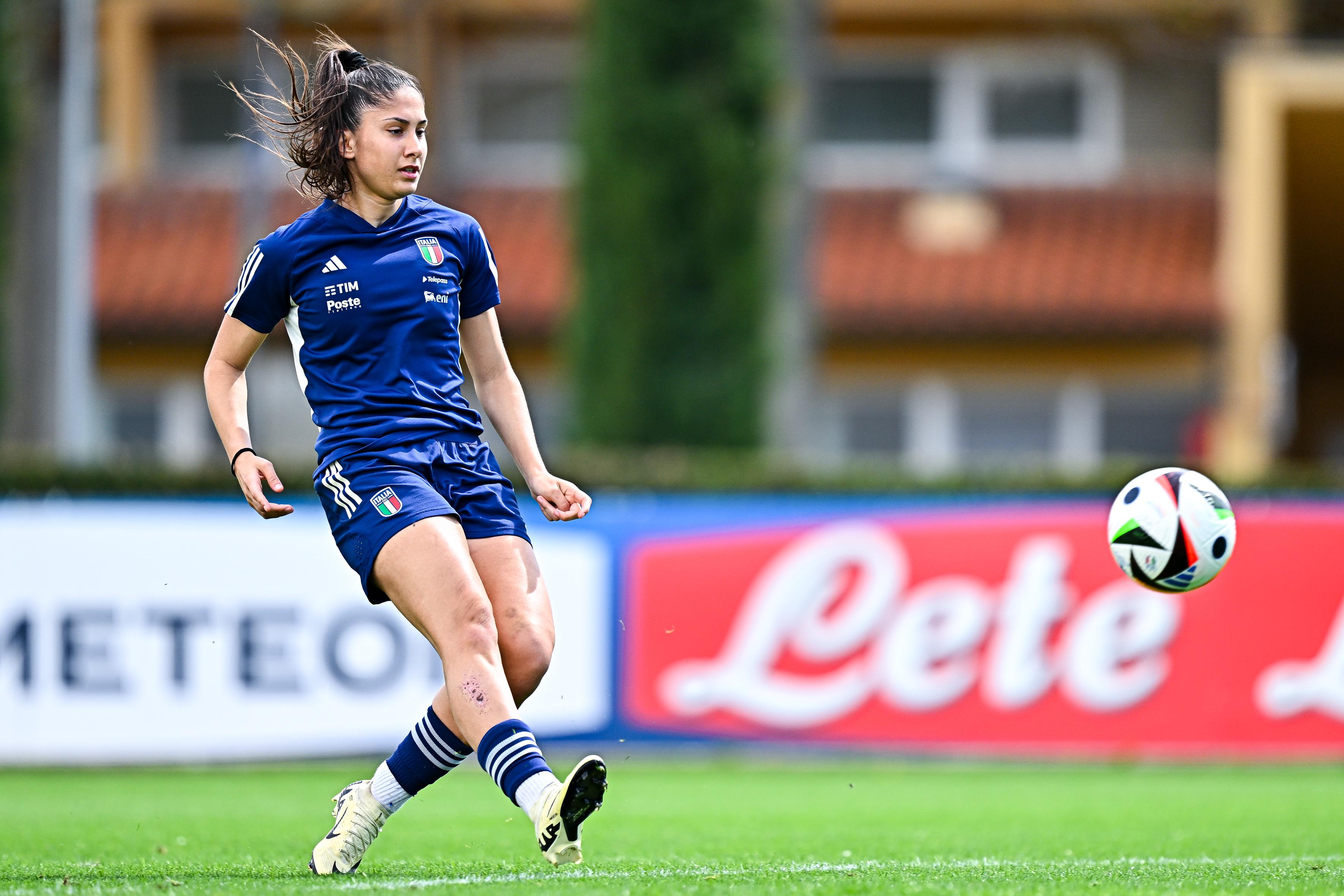 FLORENCE, ITALY - APRIL 2: Chiara Beccari of Italy is seen in action during a training session at Centro Tecnico Federale di Coverciano on April 2, 2024 in Florence, Italy. (Photo by Simone Arveda/Getty Images)