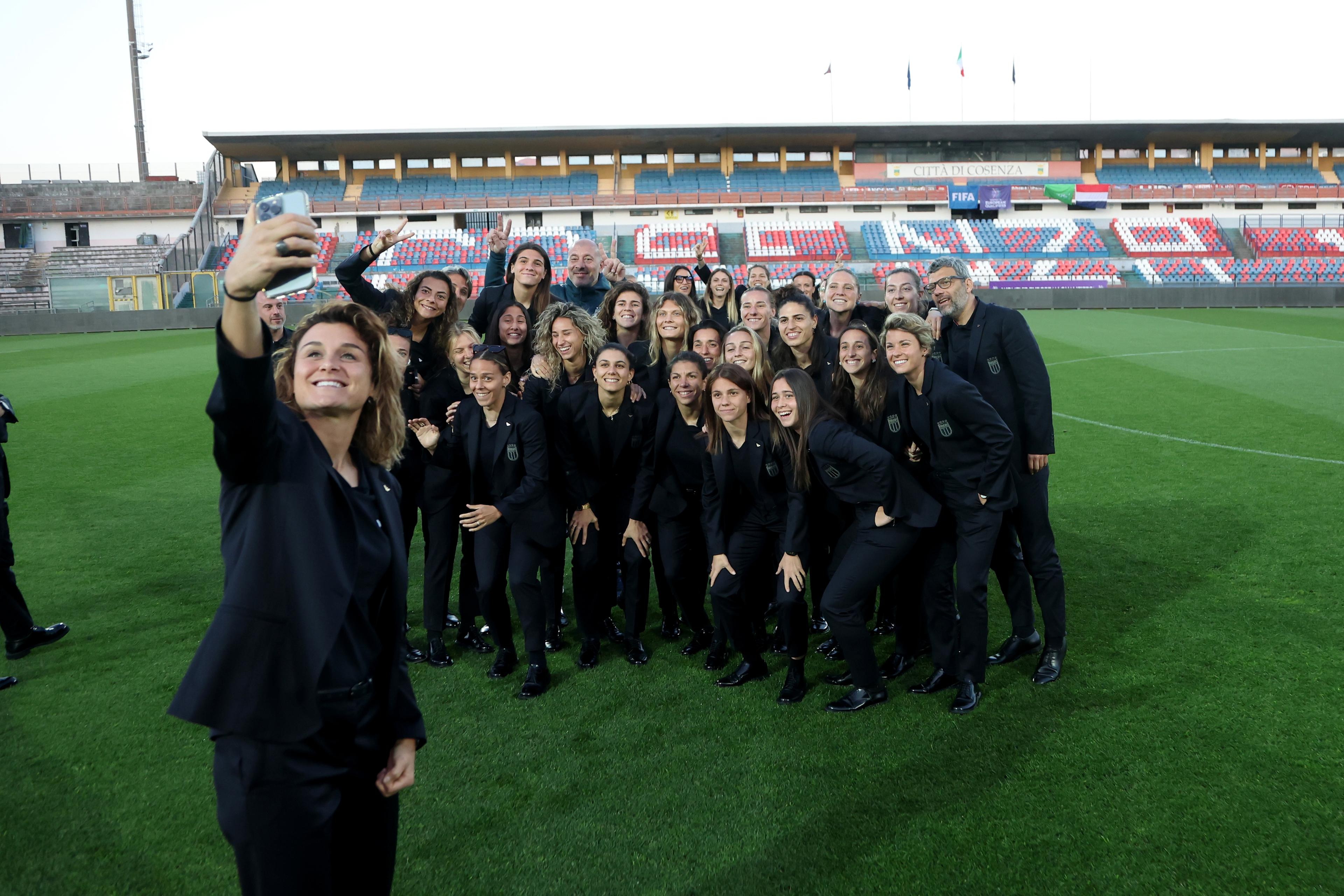 COSENZA, ITALY - APRIL 04: Players of Italy walk around at Stadio San Vito on April 04, 2024 in Cosenza, Italy. (Photo by Maurizio Lagana/Getty Images)