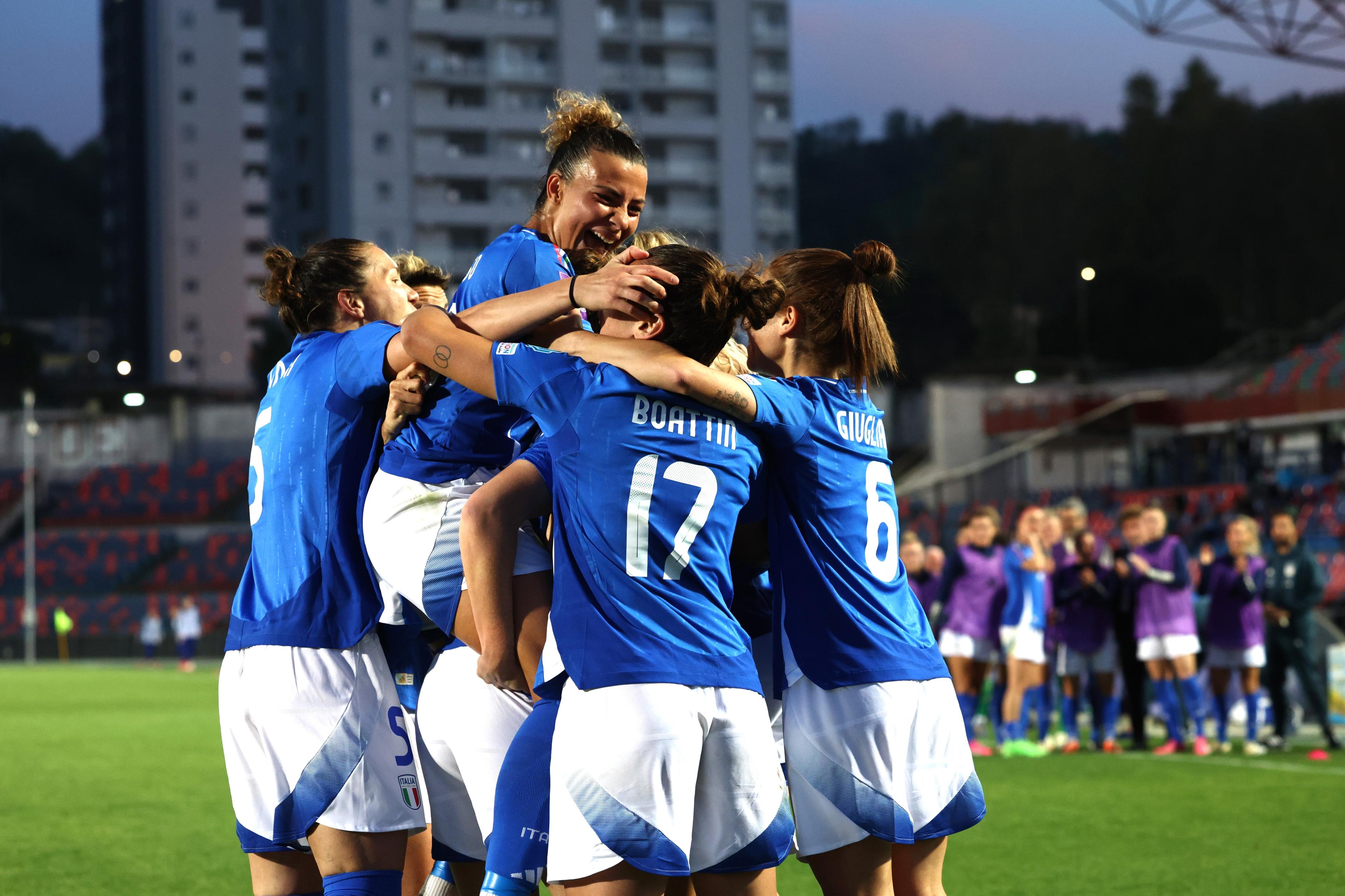 COSENZA, ITALY - APRIL 05: Agnese Bonfantini of Italy celebrates with her teammate after scoring her team\\'s second goal during the UEFA EURO 2025 Women\\'s Qualifiers between Italy and Netherlands at Stadio San Vito on April 05, 2024 in Cosenza, Italy.  (Photo by Maurizio Lagana/Getty Images)