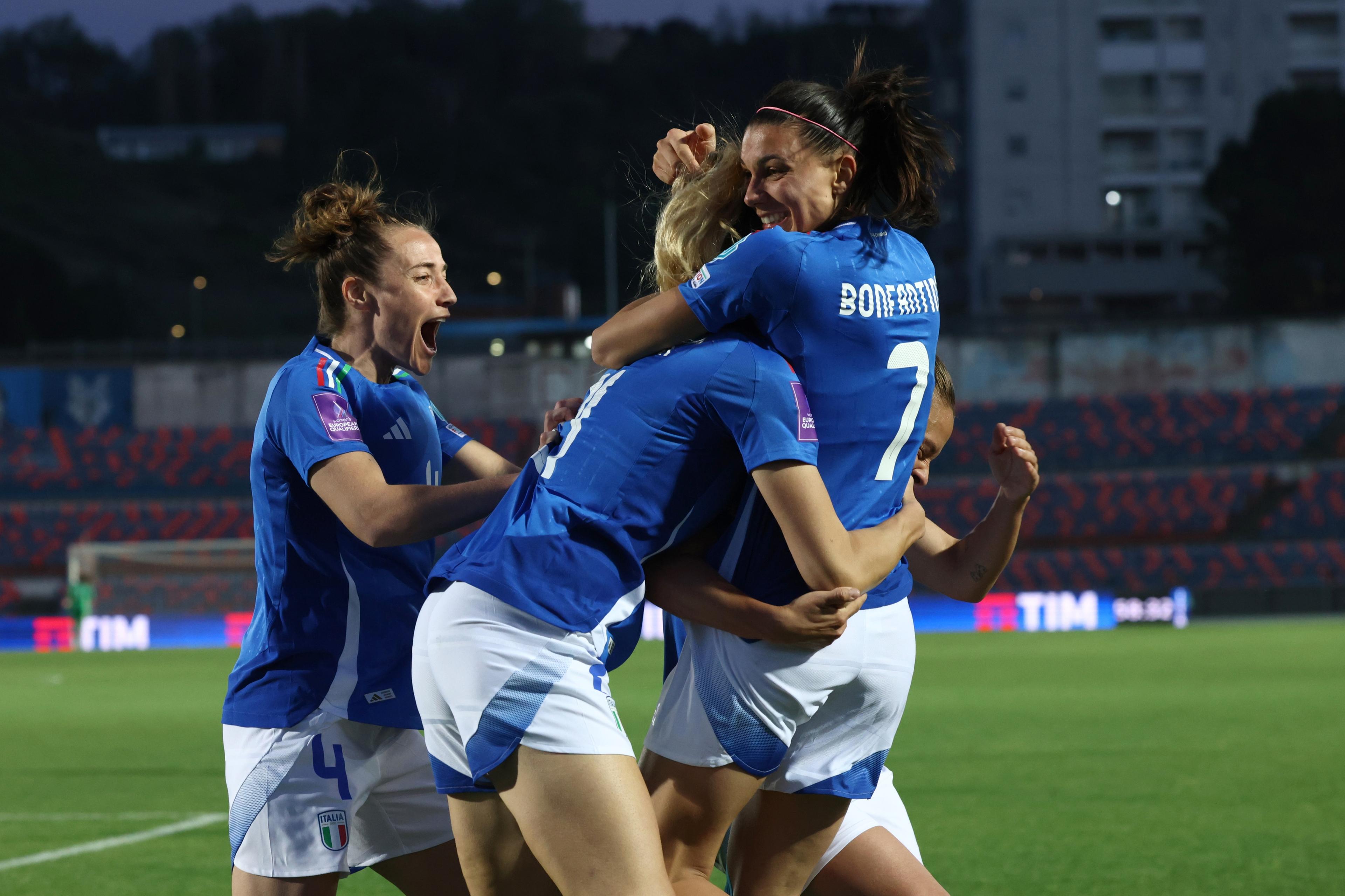COSENZA, ITALY - APRIL 05: Agnese Bonfantini of Italy celebrates with her teammate after scoring her team's second goal during the UEFA EURO 2025 Women's Qualifiers between Italy and Netherlands at Stadio San Vito on April 05, 2024 in Cosenza, Italy. (Photo by Maurizio Lagana/Getty Images)