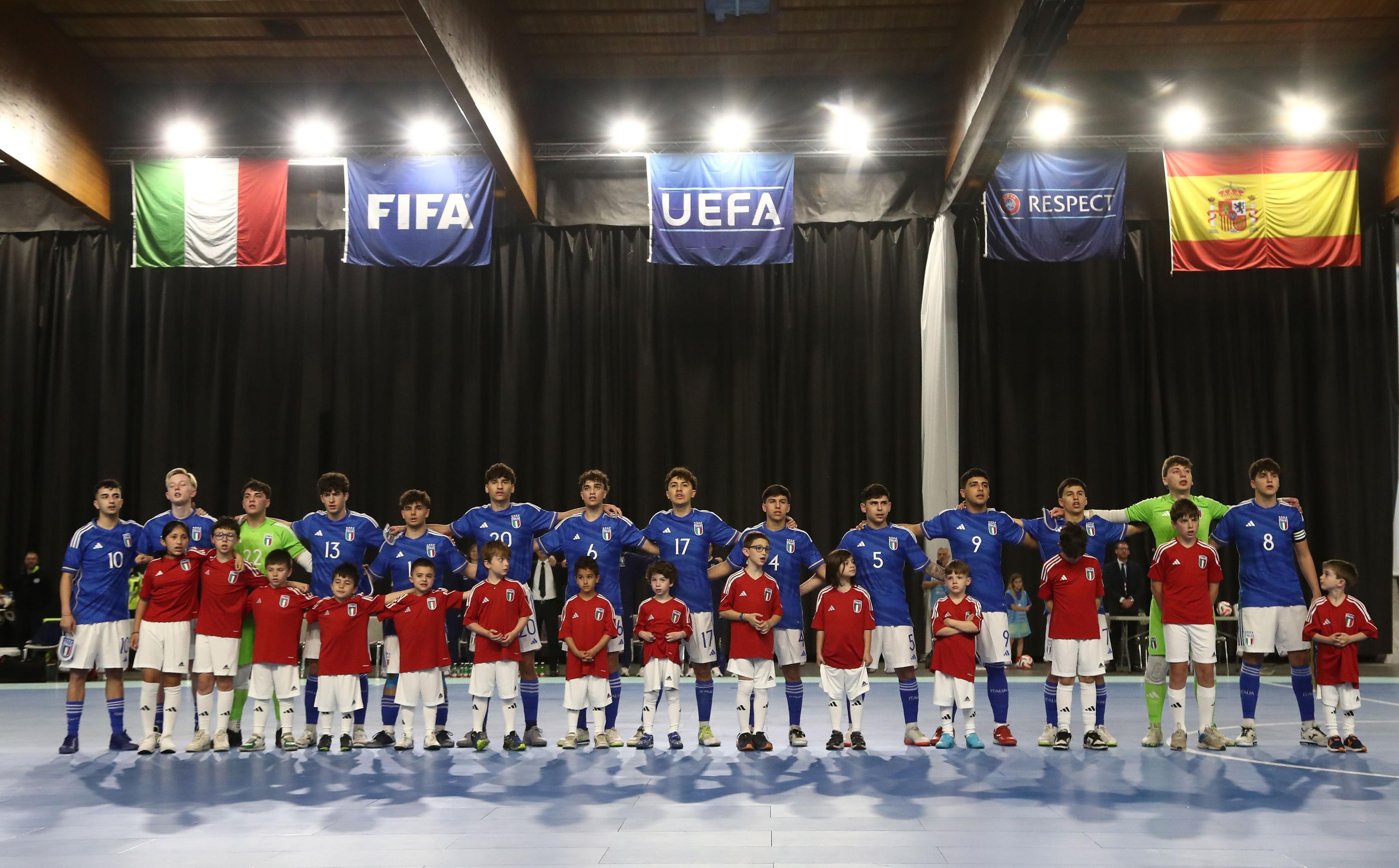 LECCO, ITALY - MAY 07: Italy and Spain teams line up before the U19 Futsal International Friendly between Italy U19 and Spain U19 at PalaTaurus on May 07, 2024 in Lecco, Italy. (Photo by Marco Luzzani/Getty Images)