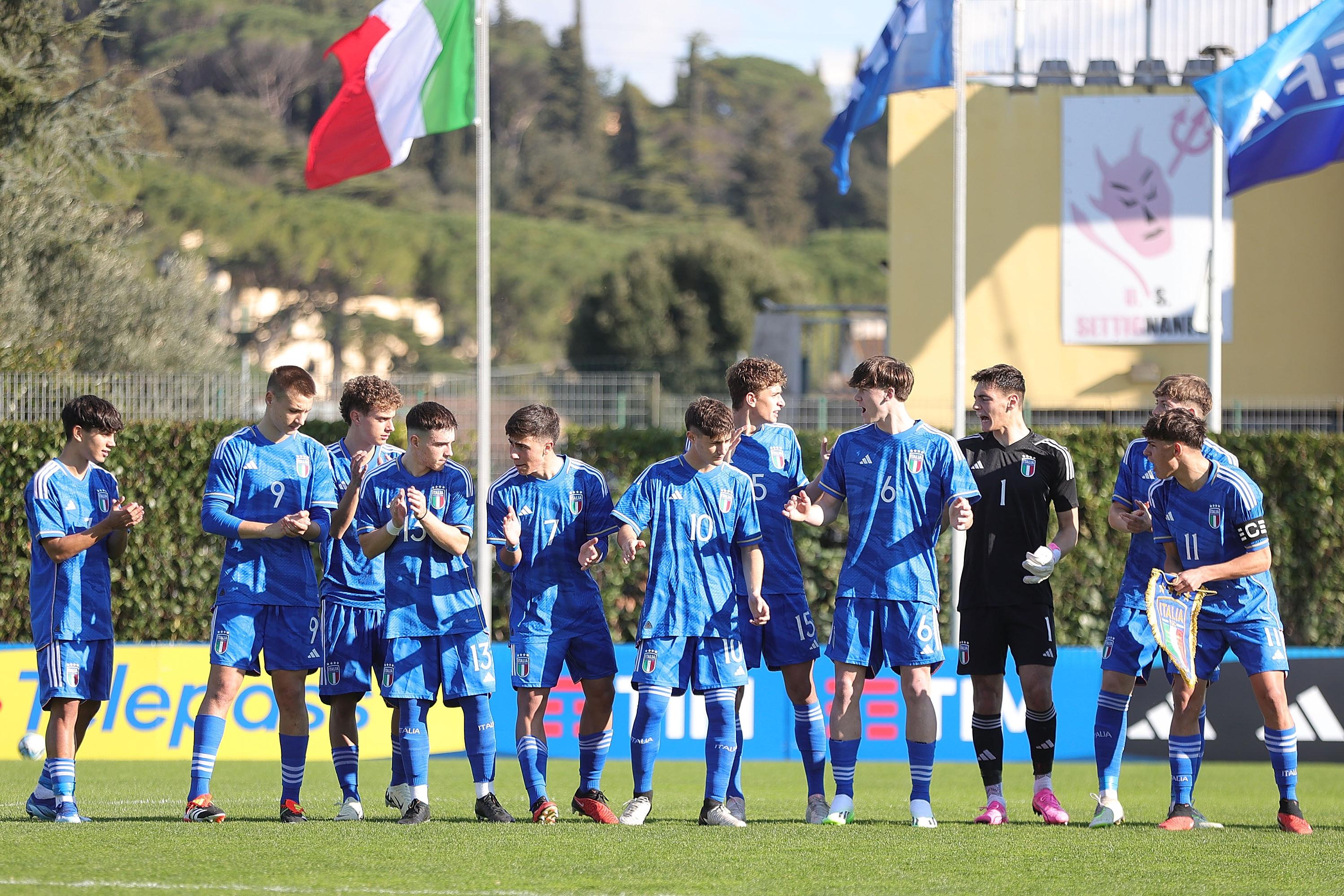 FLORENCE, ITALY - FEBRUARY 13: Italy U17 poses during the International friendly match between Italy U17 and France U17 at Centro Tecnico Federale di Coverciano on February 13, 2024 in Florence, Italy. (Photo by Gabriele Maltinti/Getty Images)