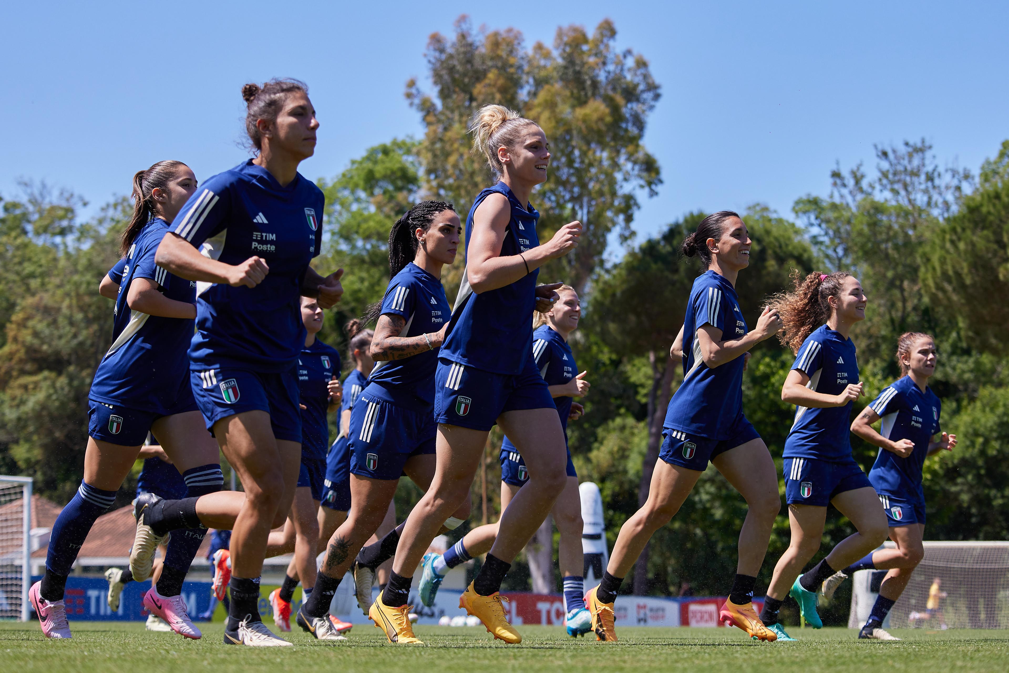 TIRRENIA, ITALY - MAY 28: Players of Italy warms up during Italy Women Training Session at Centro di Preparazione Olimpica on May 28, 2024 in Tirrenia, Italy. (Photo by Emmanuele Ciancaglini/Getty Images)