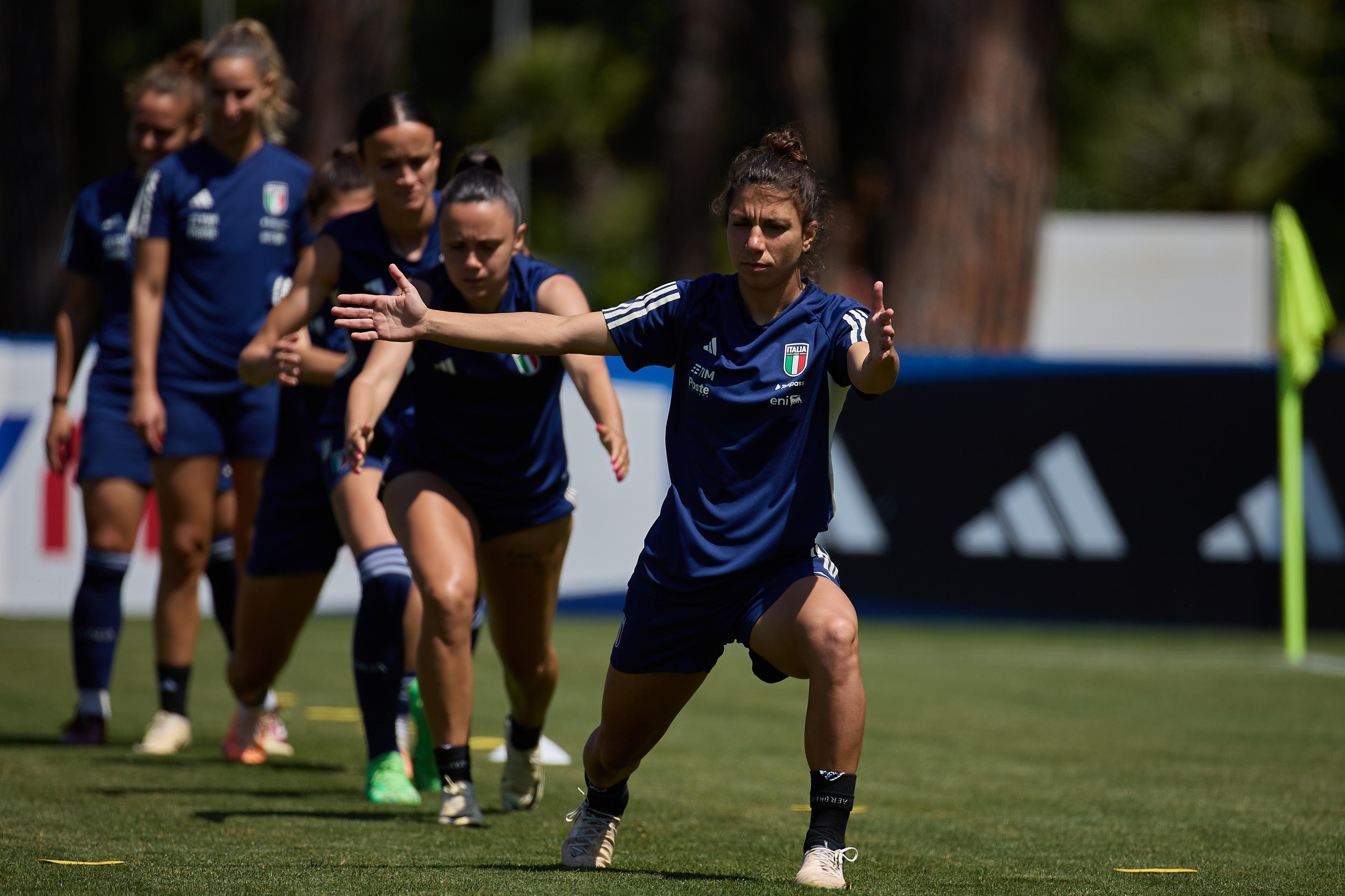 TIRRENIA, ITALY - MAY 28: Elisa Bartoli of Italy warms up during Italy Women Training Session at Centro di Preparazione Olimpica on May 28, 2024 in Tirrenia, Italy. (Photo by Emmanuele Ciancaglini/Getty Images)