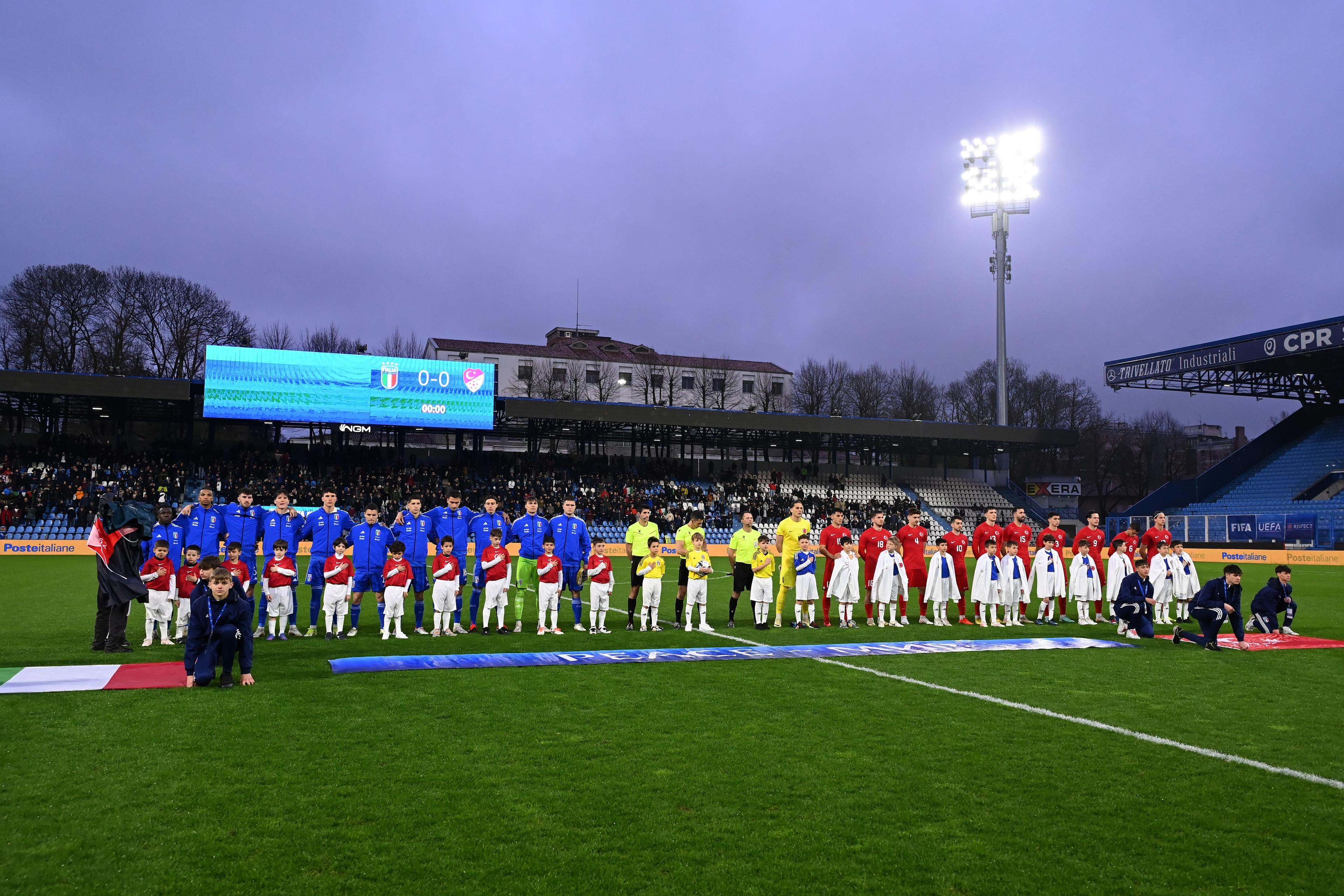 FERRARA, ITALY - MARCH 26:Italian players  line up during the UEFA Under21 EURO Qualifier match between Italy U21 and Turkey U21 at Stadio Paolo Mazza on March 26, 2024 in Ferrara, Italy. (Photo by Alessandro Sabattini/Getty Images)