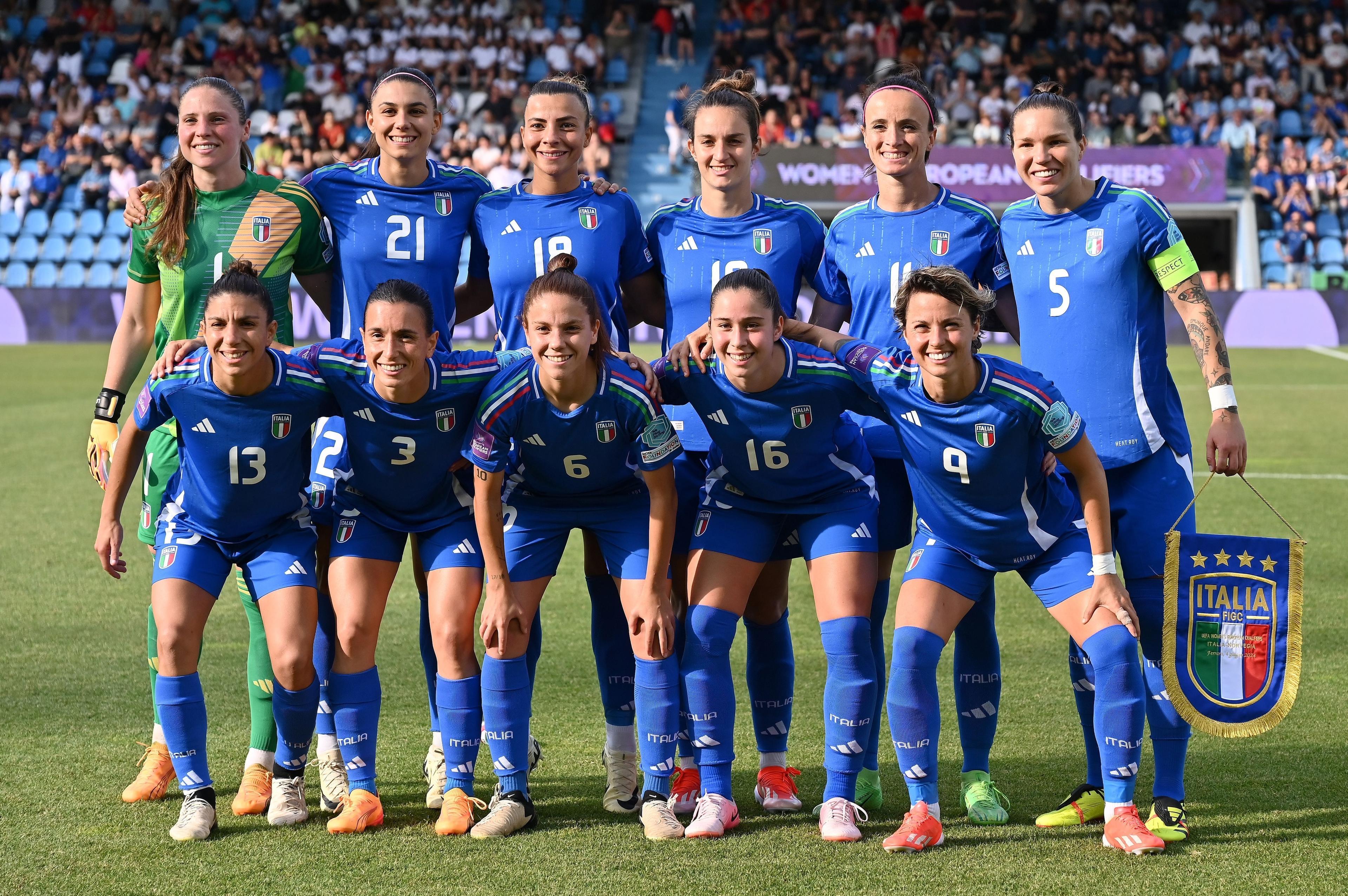 FERRARA, ITALY - JUNE 04:Italian players line up during the UEFA Women's EURO 2025 Qualifier match between Italy and Norway at Stadio Paolo Mazza on June 04, 2024 in Ferrara, Italy. (Photo by Alessandro Sabattini/Getty Images)