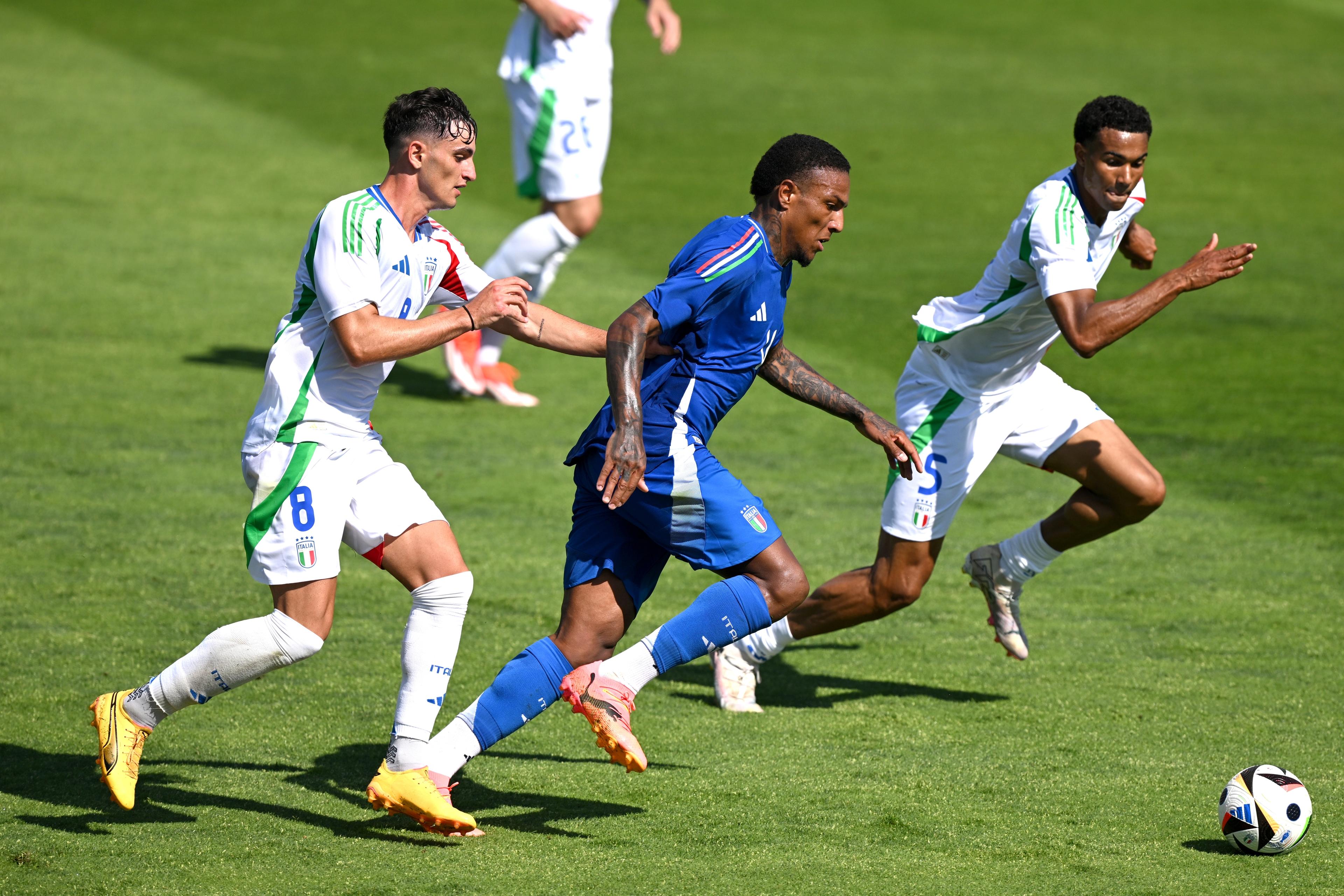 FLORENCE, ITALY - JUNE 05: Micheal Folorunsho of Italy at Centro Tecnico Federale di Coverciano in action during the Friendly Match beteween Italy and Italy U20 on June 05, 2024 in Florence, Italy.  (Photo by Claudio Villa/Getty Images)