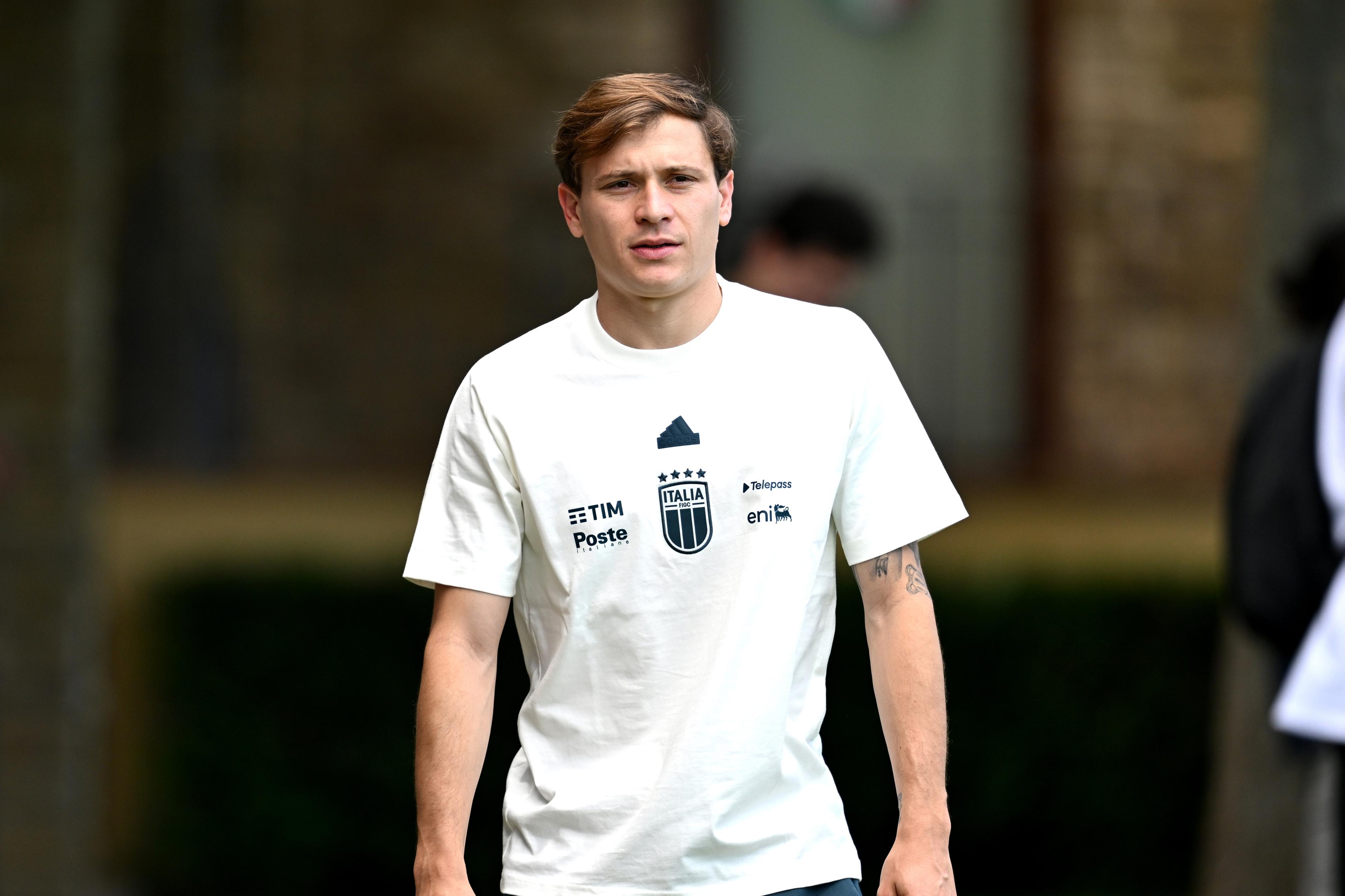 FLORENCE, ITALY - MAY 31: Nicol\\u00F2 Barella of Italy arrives at Centro Tecnico Federale di Coverciano on May 31, 2024 in Florence, Italy.  (Photo by Claudio Villa/Getty Images)