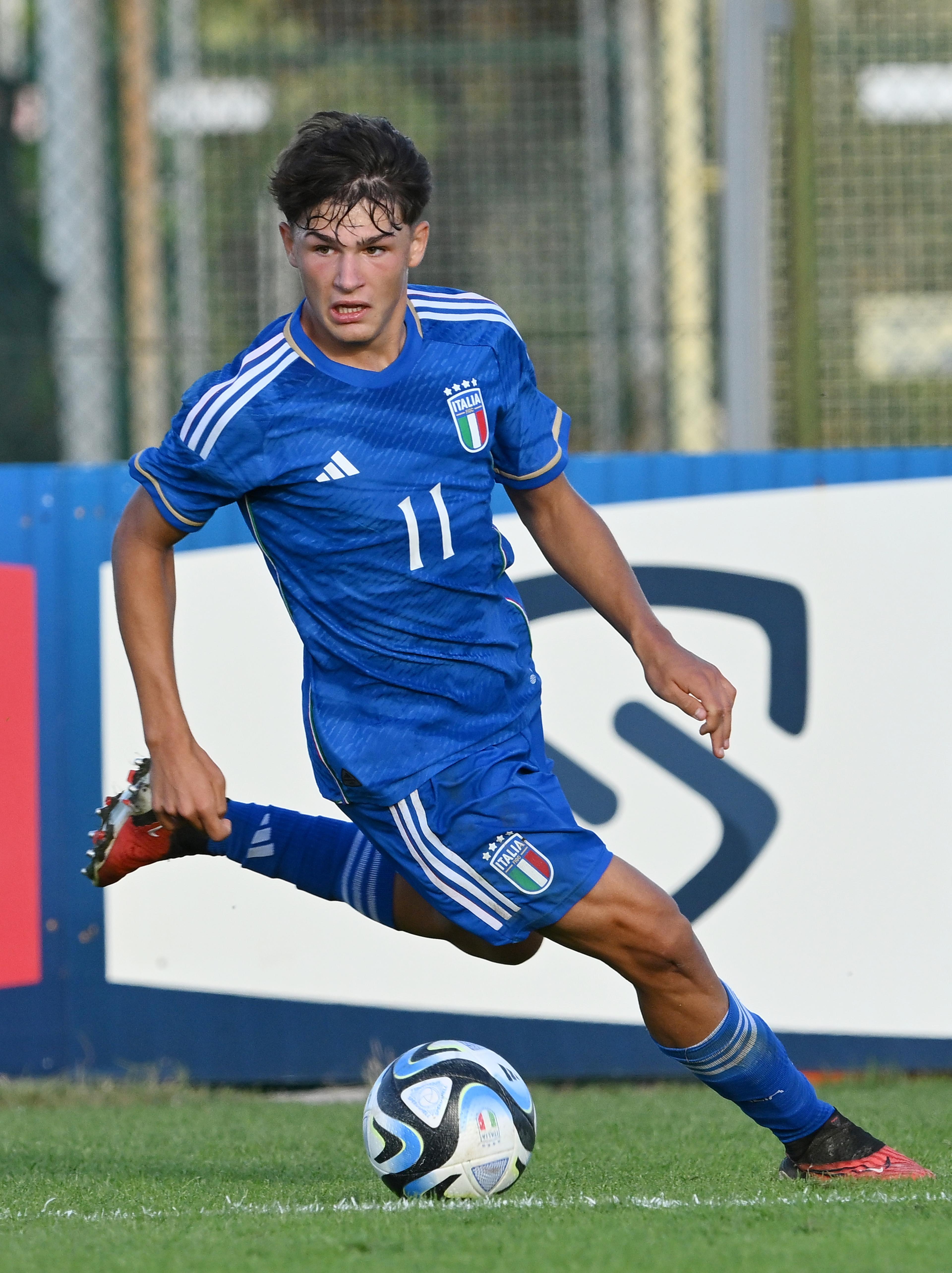 SANT'ARCANGELO DI ROMAGNA, ITALY - OCTOBER 28: Mattia Mosconi of Italy in action during European Under-17 Championship 2024 qualifying round match between Italy and Northern Ireland at Stadio Valentino Mazzola on October 28, 2023 in Sant'Arcangelo di Romagna, Italy. (Photo by Giuseppe Bellini/Getty Images)