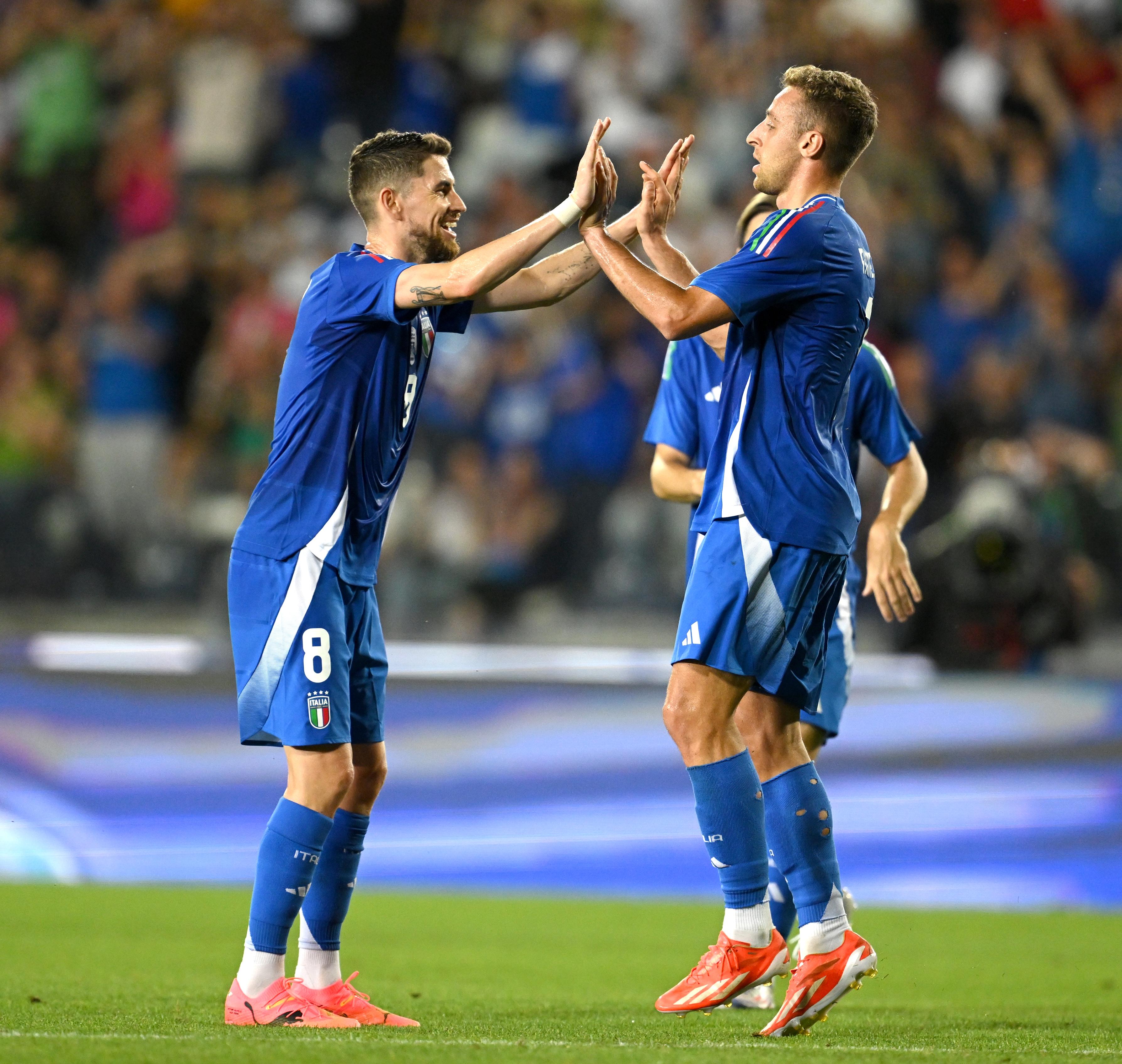 EMPOLI, ITALY - JUNE 09: Davide Frattesi of Italy celebrates with his teammate Jorginho after scoring his team's first goal during International Friendly beetween Italy and Bosnia & Herzegovina at Stadio Carlo Castellani on June 09, 2024 in Empoli, Italy. (Photo by Claudio Villa/Getty Images)