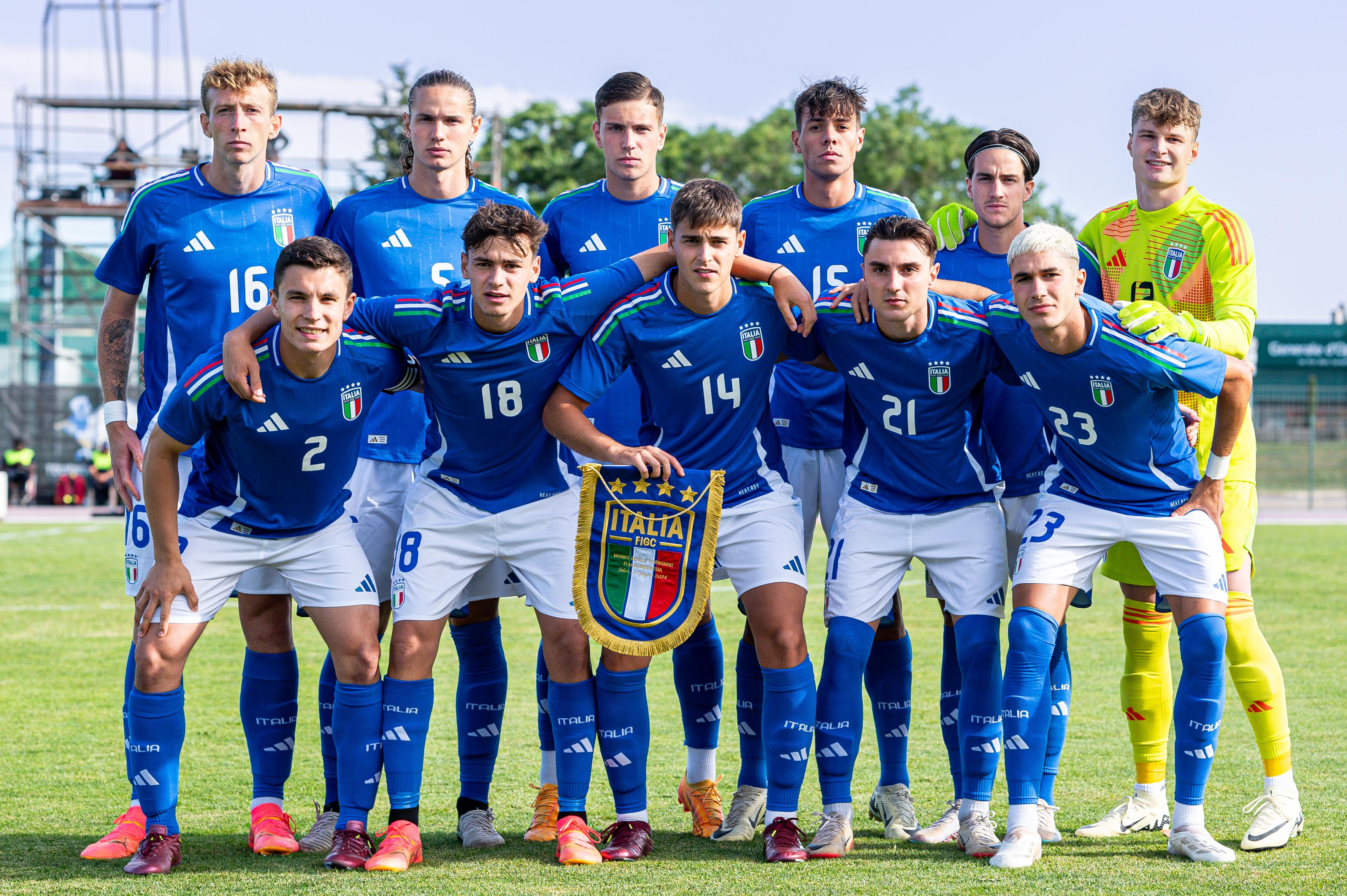 SALON-DE-PROVENCE, FRANCE - JUNE 12: Italy U21’s players pose for a team picture prior to kick-off in the 50th Tournoi Maurice Revello match between Italy U21 and Indonesia U20 at Stade Marcel Roustan on June 12, 2024 in Salon-de-Provence, France. (Photo by Simone Arveda/Getty Images)