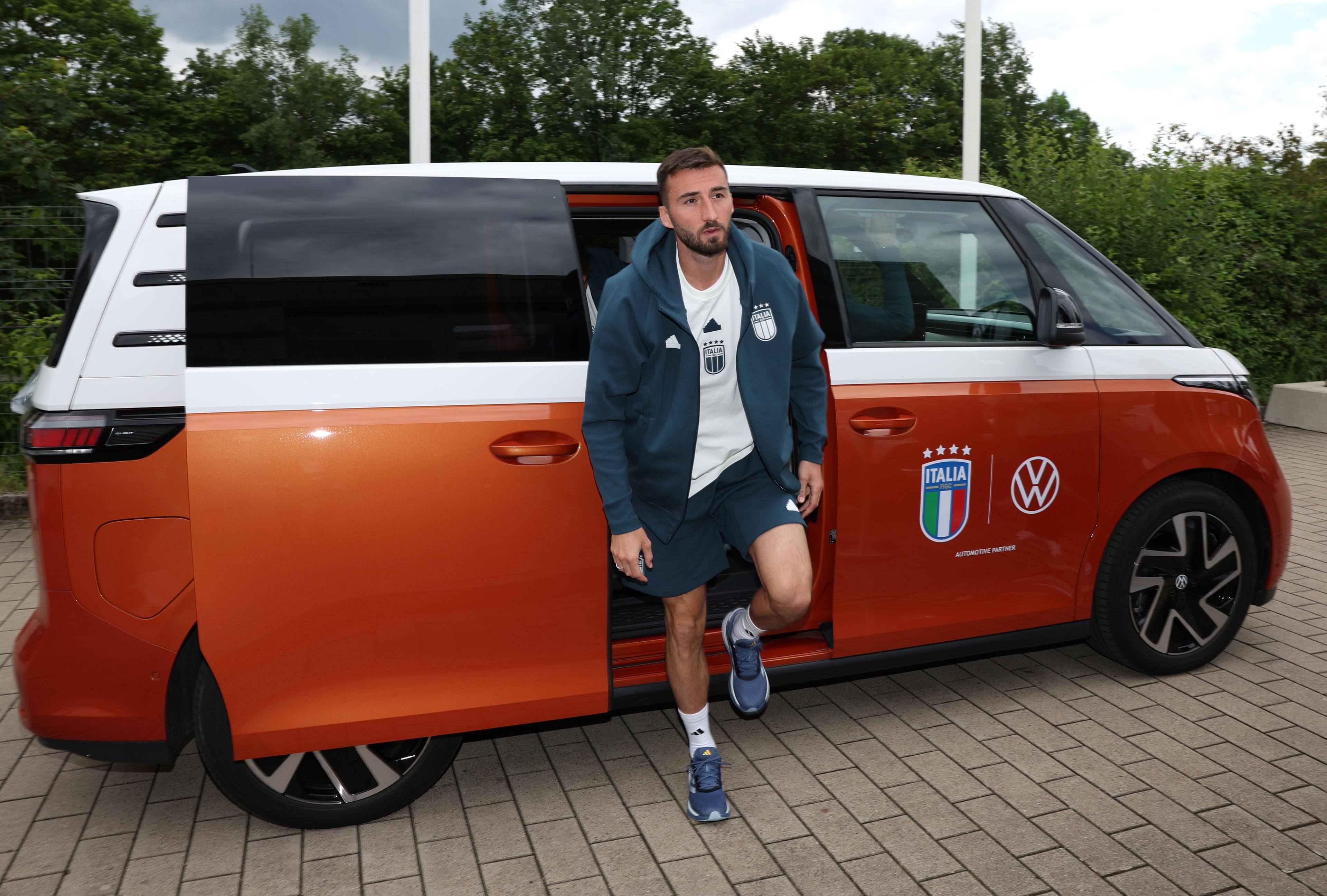 ISERLOHN, GERMANY - JUNE 12: Bryan Cristante of Italy arrives at the Italy press conference at Hemberg-Stadion on June 12, 2024 in Iserlohn, Germany. (Photo by Claudio Villa/Getty Images for FIGC)