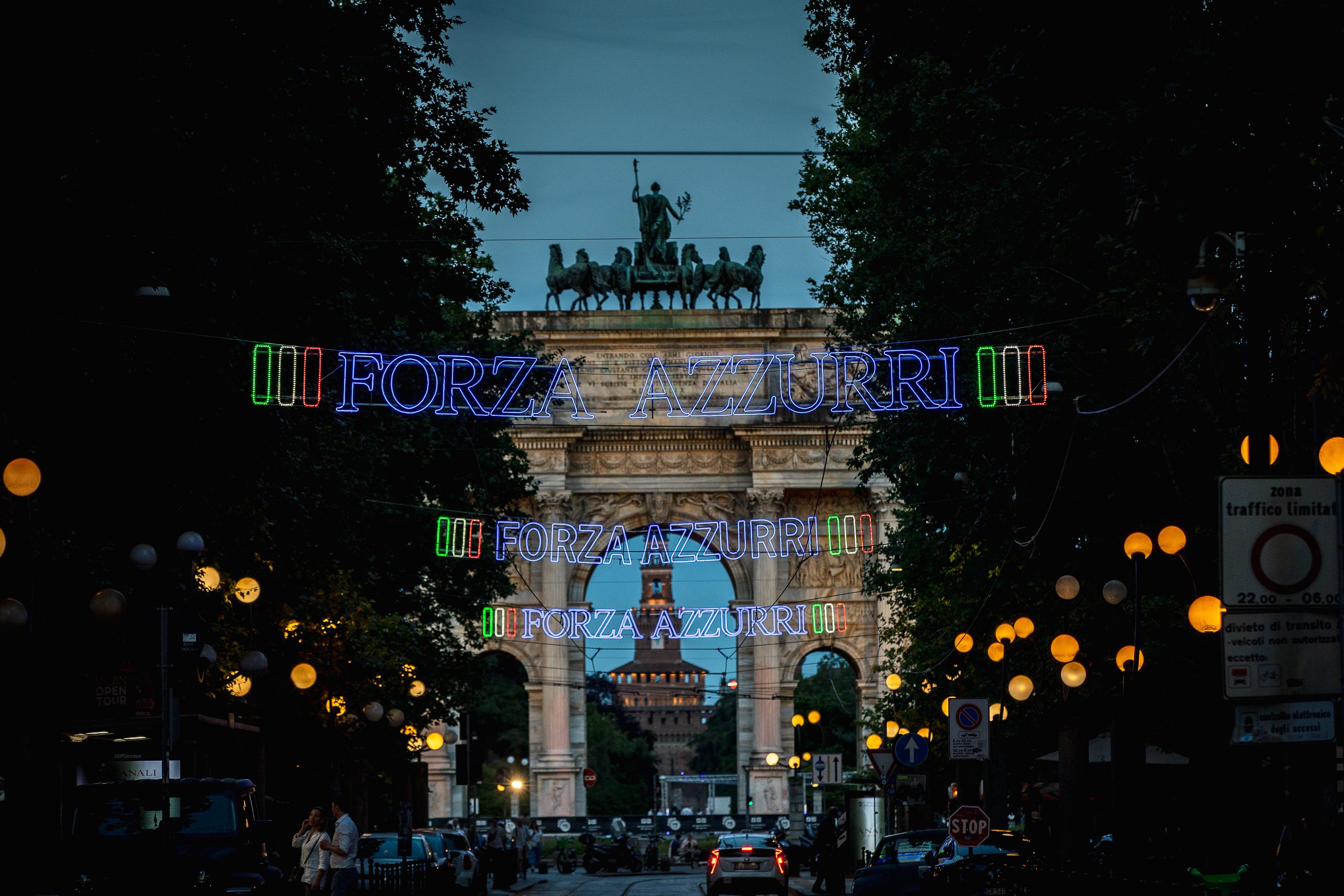 adidas e FIGC accendono d’azzurro la notte di Milano: luminarie tricolore su corso Sempione per supportare la Nazionale a EURO 2024