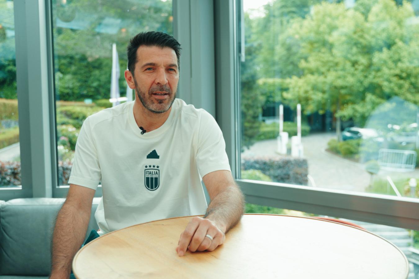 Buffon a Vivo Azzurro TV: \"Ragazzi, divertitevi e mostrate il vostro valore. Siete forti, potete vivere un Europeo da protagonisti\"