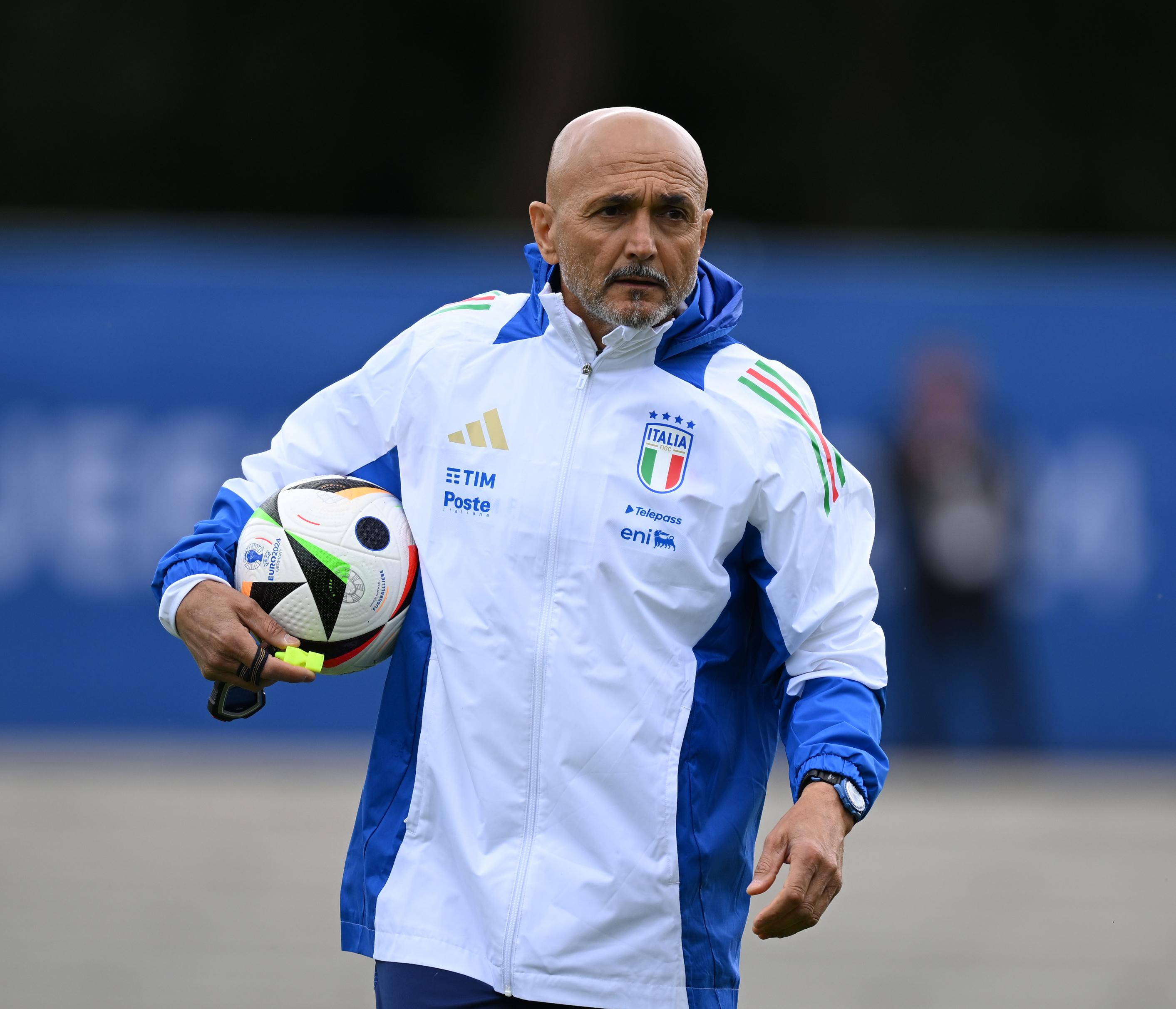 ISERLOHN, GERMANY - JUNE 16: Head coach Italy Luciano Spalletti looks on during Italy training session at Hemberg-Stadion on June 16, 2024 in Iserlohn, Germany. (Photo by Claudio Villa/Getty Images for FIGC)