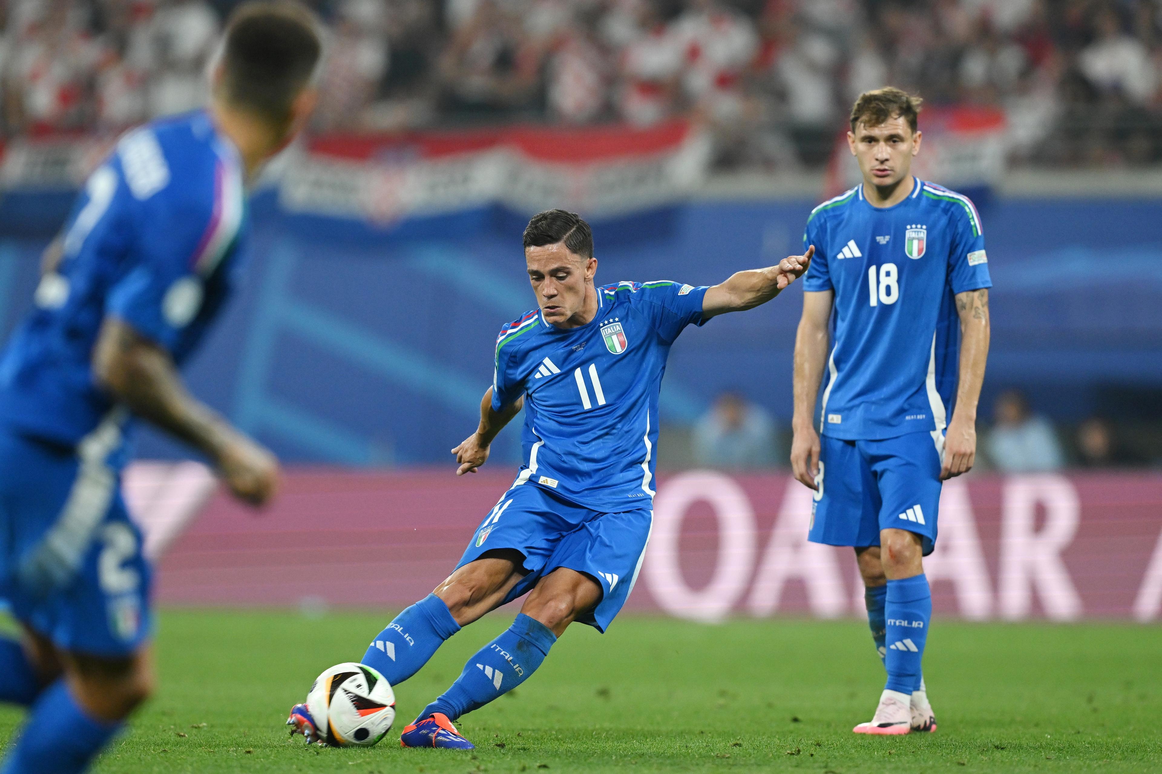 LEIPZIG, GERMANY - JUNE 24: Giacomo Raspadori of Italy takes a free kick during the UEFA EURO 2024 group stage match between Croatia and Italy at Football Stadium Leipzig on June 24, 2024 in Leipzig, Germany. (Photo by Claudio Villa/Getty Images for FIGC)