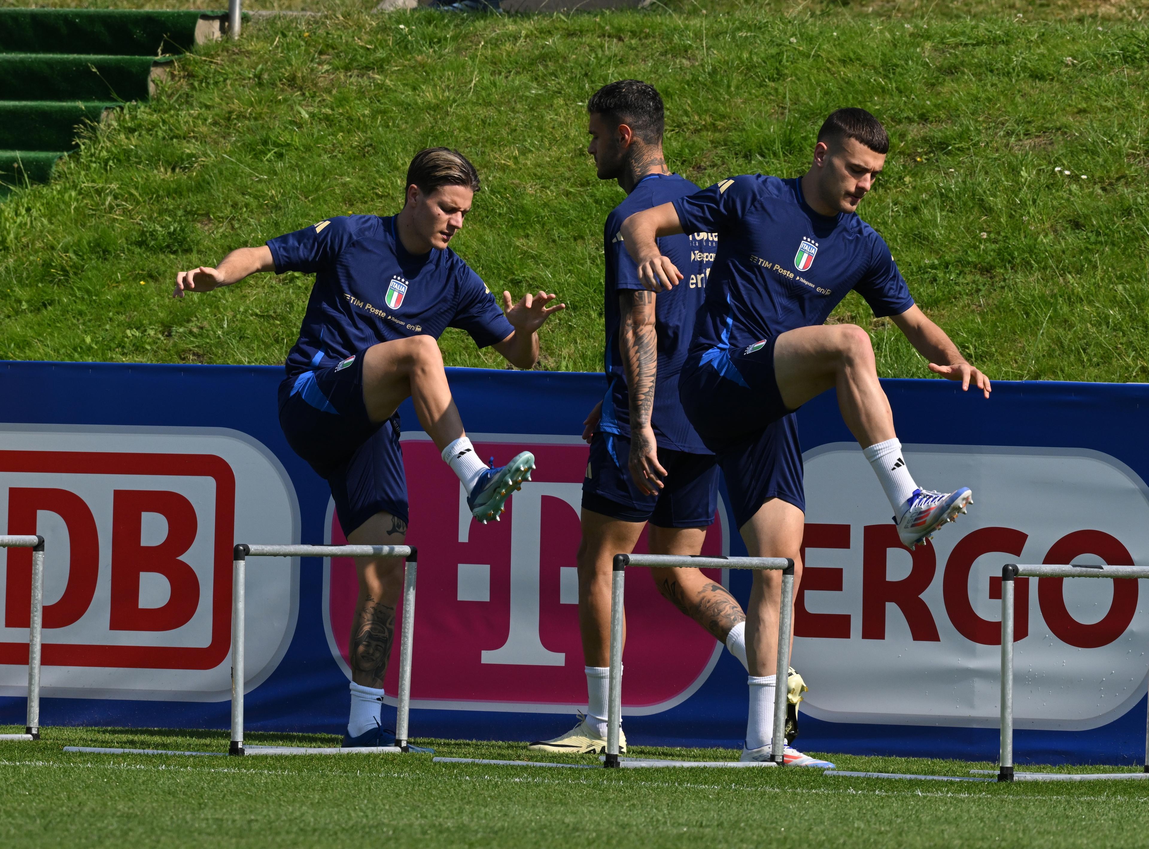 ISERLOHN, GERMANY - JUNE 26: Nicolo Fagioli and Alessandro Buongiorno of Italy in action during Italy training session at Hemberg-Stadion on June 26, 2024 in Iserlohn, Germany. (Photo by Claudio Villa/Getty Images for FIGC)