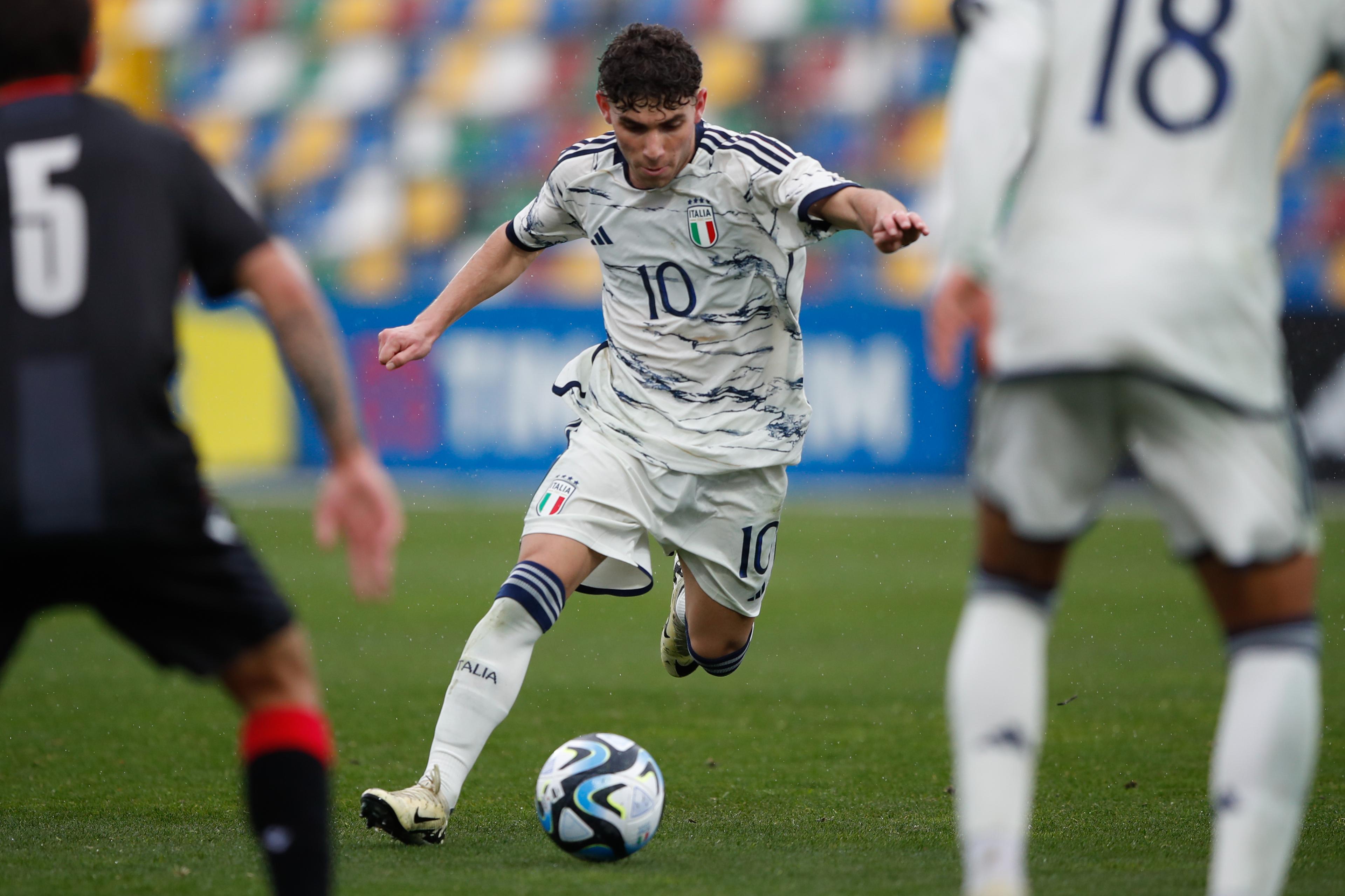 LIGNANO SABBIADORO, ITALY - MARCH 26: Simone Pafundi of Italy during the UEFA EURO 2024 Elite Round Qualifier between Italy U19 and Georgia U19 at Stadio Guido Teghil on March 26, 2024 in Lignano Sabbiadoro, Italy.  (Photo by Timothy Rogers/Getty Images)