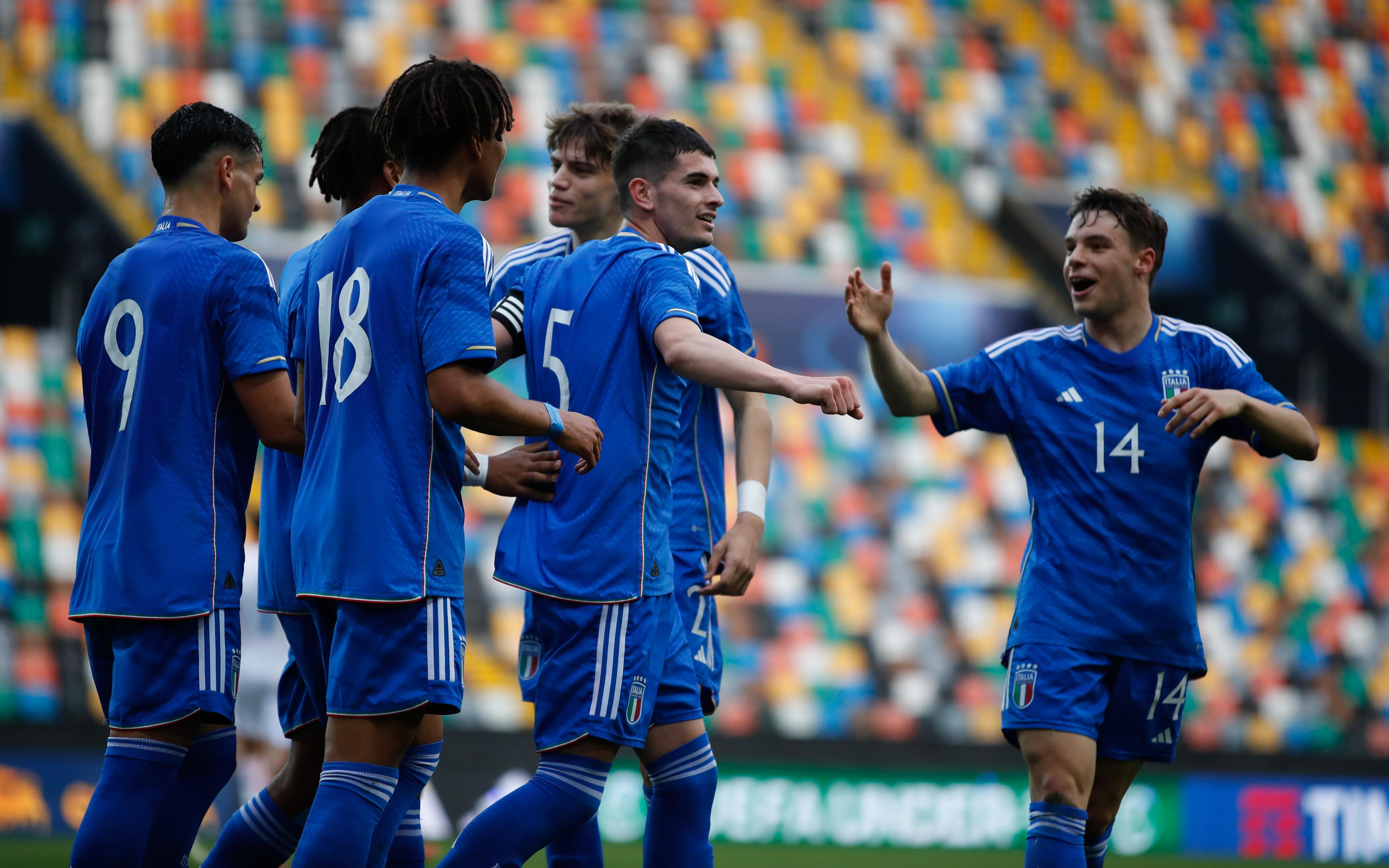 UDINE, ITALY - MARCH 23: Luca Lipani of Italy celebrates scoring a goal with teammates during the UEFA EURO 2024 Elite Round Qualifier between Czech Republic U19 and Italy U19 at Stadio Friuli on March 23, 2024 in Udine, Italy. (Photo by Timothy Rogers/Getty Images)