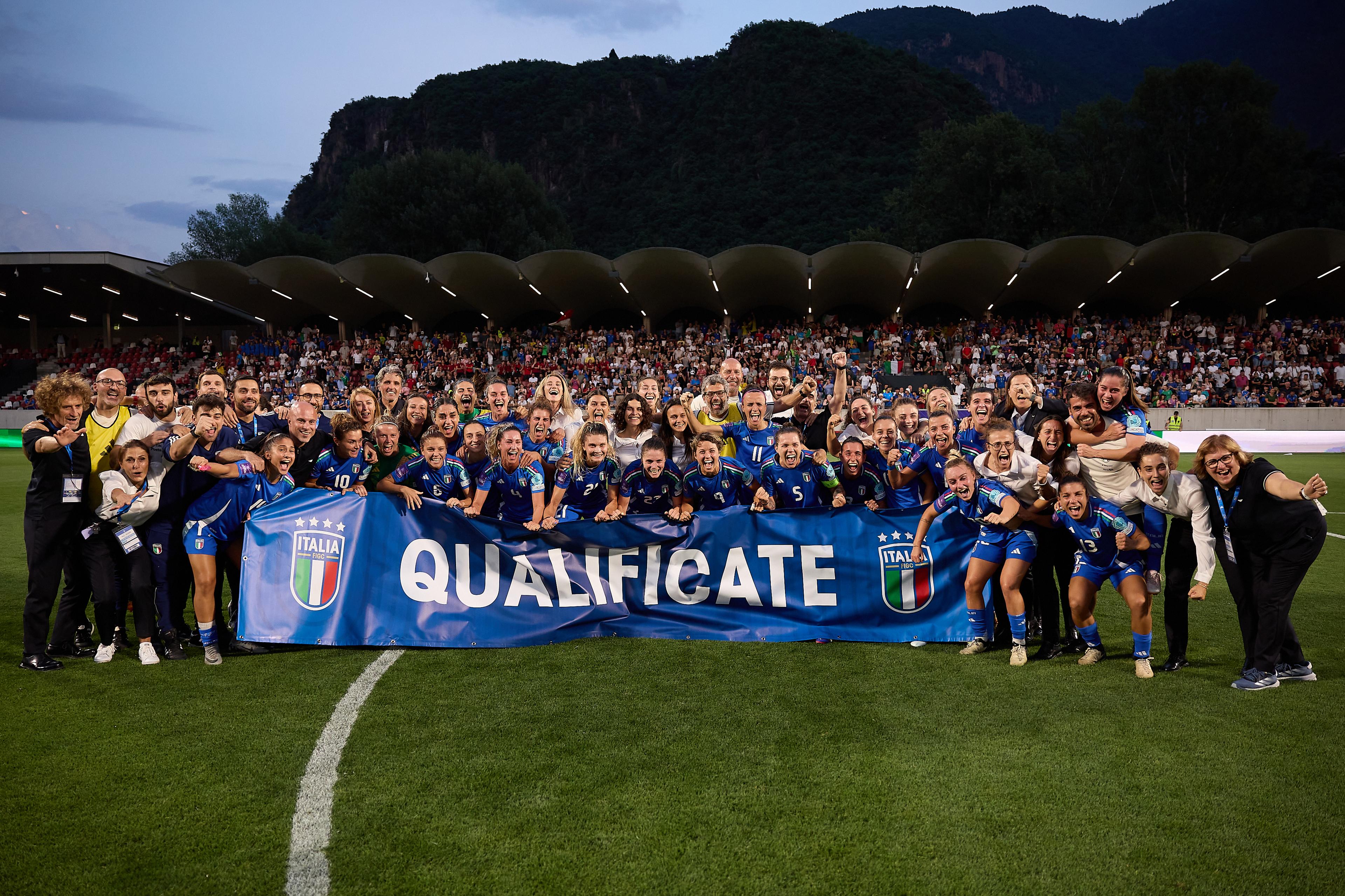 BOLZANO, ITALY - JULY 16: Players of Italy celebrates the qualification at Women\\'s EURO 2025 during the Women\\'s EURO 2025 European Qualifiers match between Italy and Finland at Stadio Druso on July 16, 2024 in Bolzano, Italy. (Photo by Emmanuele Ciancaglini/Getty Images)