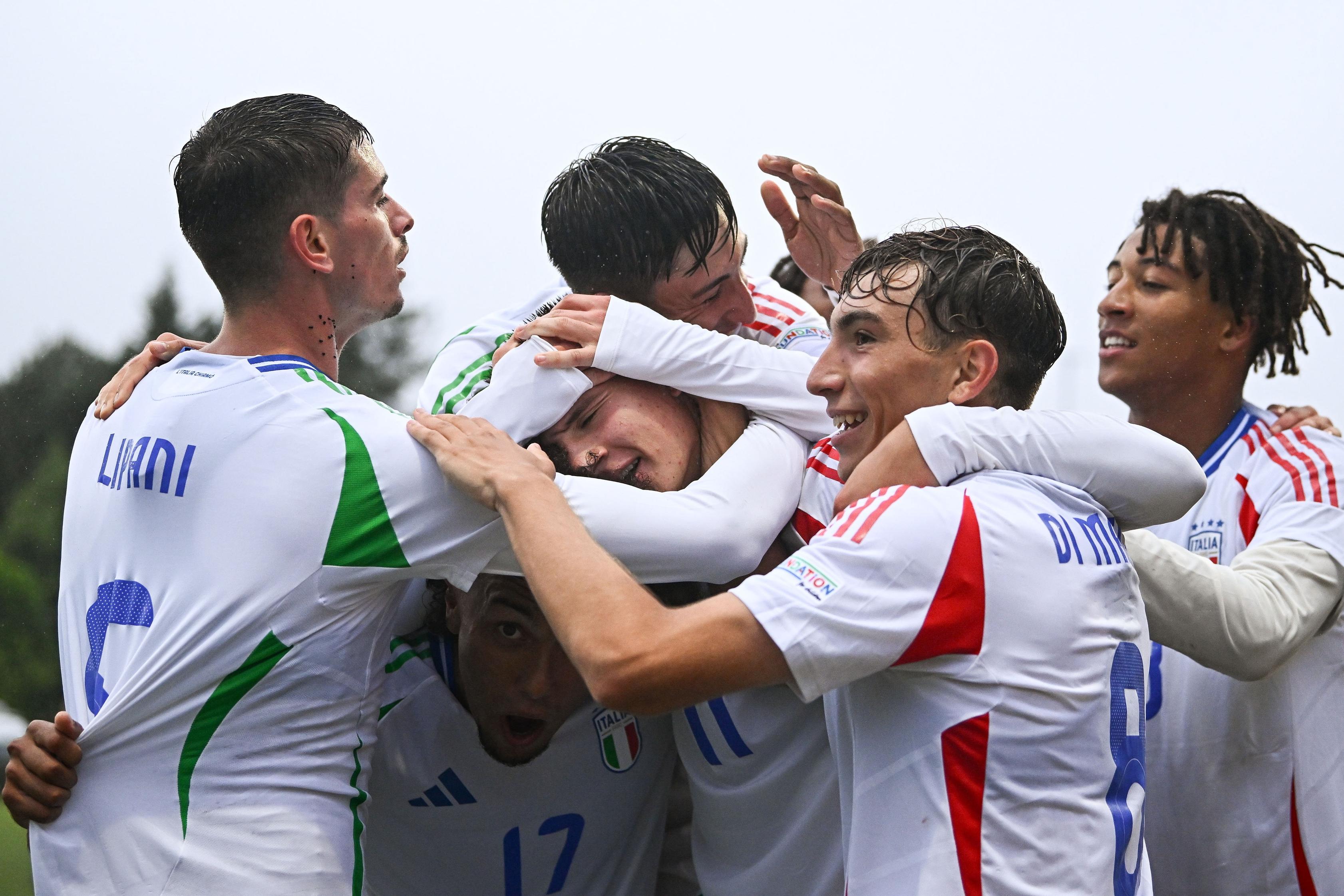 LARNE, NORTHERN IRELAND - JULY 18: Francesco Camarda of Italy, centre, celebrates with teammates after scoring their side\\'s second goal during the UEFA European Under-19 Championship 2024 Group A match between Northern Ireland and Italy at Inver Park on July 18, 2024 in Larne, Northern Ireland. (Photo by Seb Daly - Sportsfile/UEFA via Getty Images)