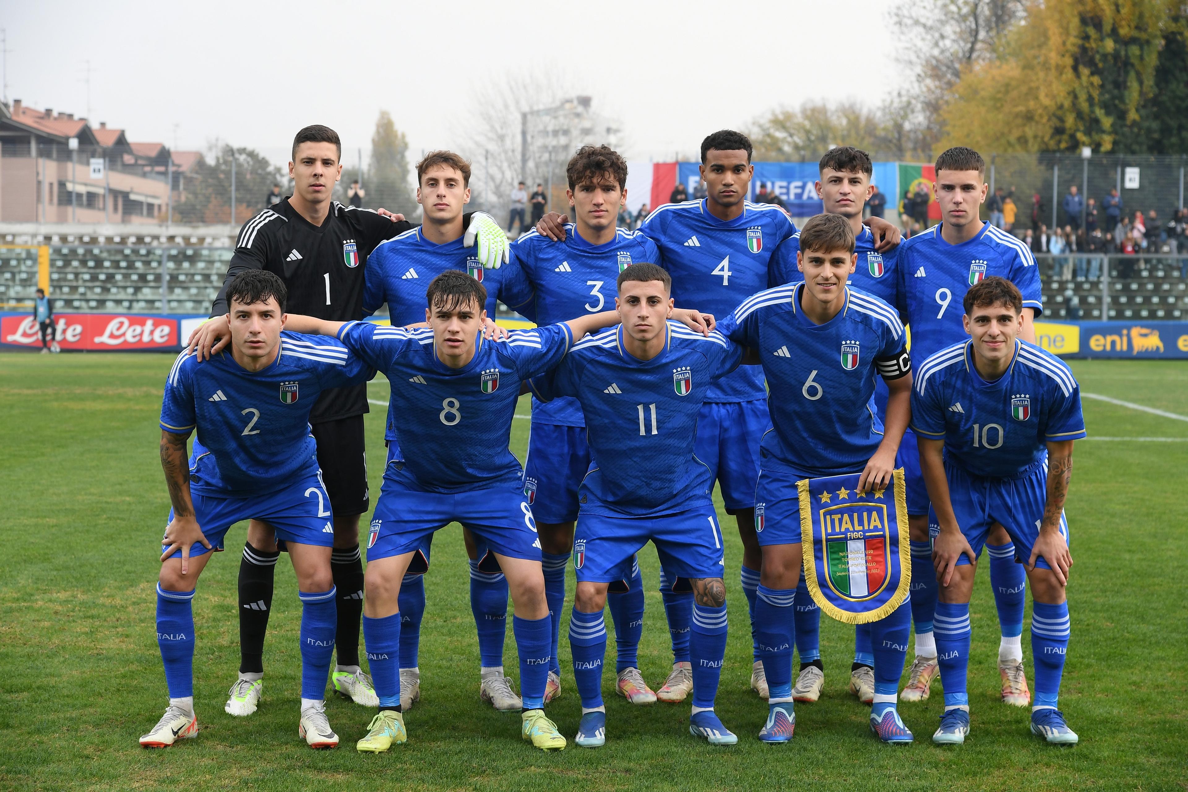 SASSUOLO, ITALY - NOVEMBER 21: Italy players line up prior to the Elite League U20 match between Italy and Portugal on November 21, 2023 in Sassuolo, Italy. (Photo by Alessandro Sabattini/Getty Images)