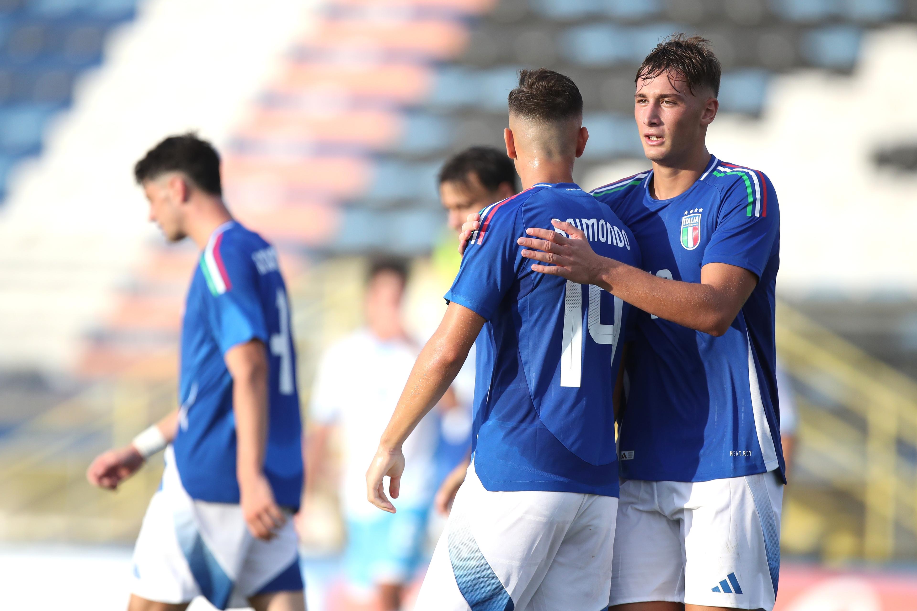 LATINA, ITALY - SEPTEMBER 05: Antonio Raimondo with his teammates of Italy U21 Francesco Pio Esposito celebrates after scoring the team's fifth goal during 2025 Under 21 EURO Qualifying Group A match between Italy and San Marino at Stadio Domenico Francioni on September 05, 2024 in Latina, Italy. (Photo by Paolo Bruno/Getty Images)