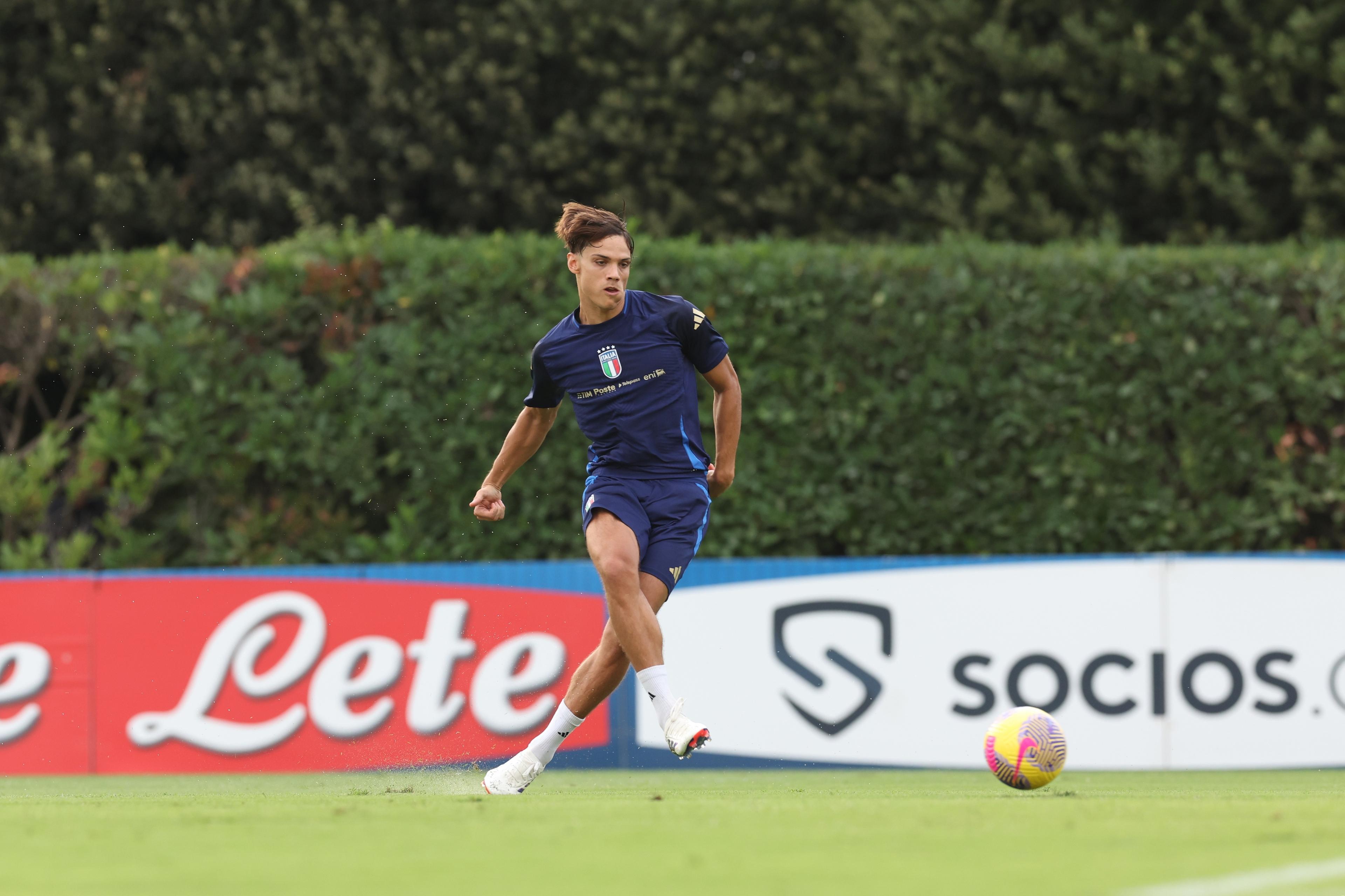 FLORENCE, ITALY - SEPTEMBER 02: Samuele Ricci of Italy in action during a Italy training session at Centro Tecnico Federale di Coverciano on September 02, 2024 in Florence, Italy. (Photo by Claudio Villa/Getty Images)