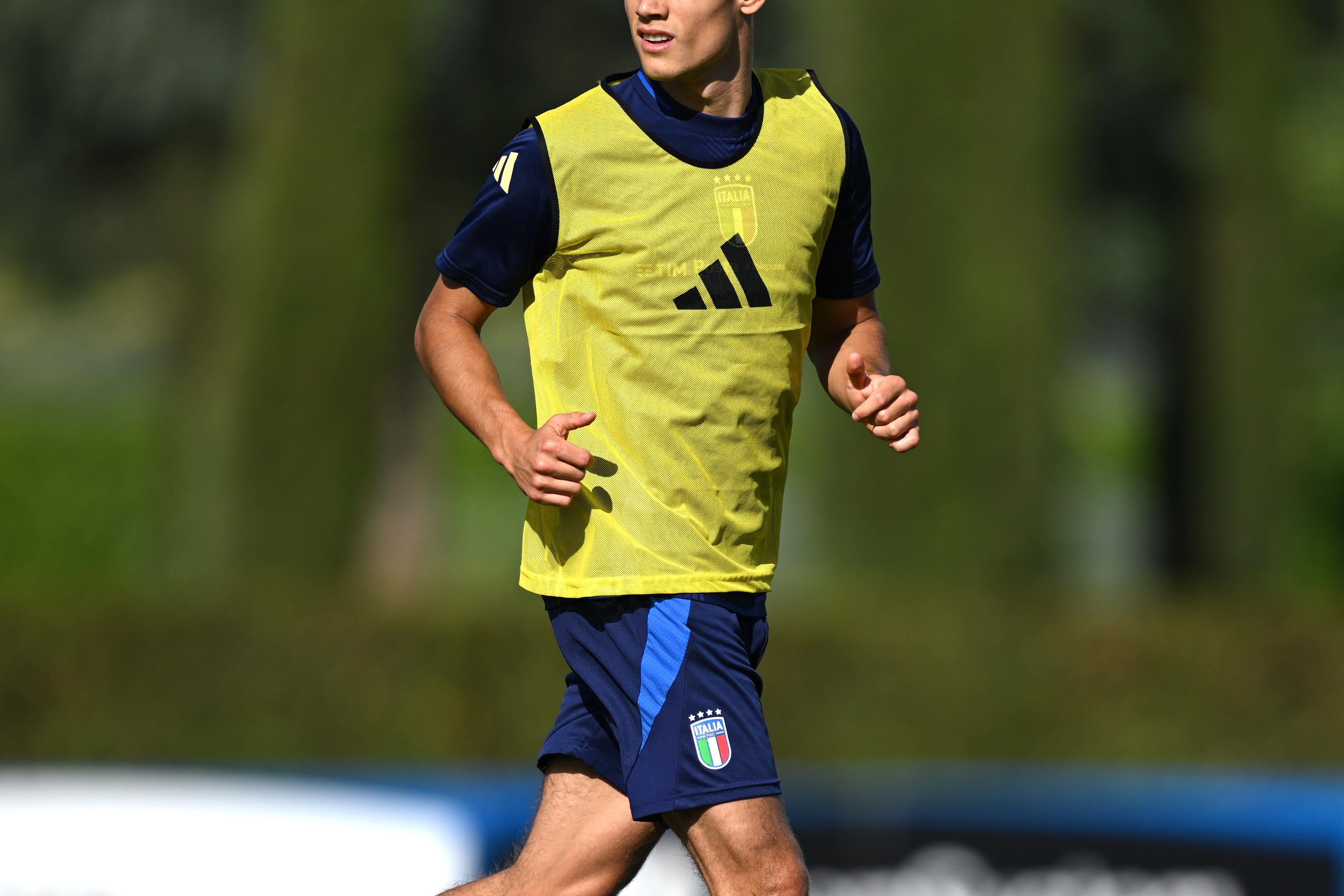 FLORENCE, ITALY - MAY 31: Samuele Ricci of Italy in action during a Italy training session at Centro Tecnico Federale di Coverciano on May 31, 2024 in Florence, Italy.  (Photo by Claudio Villa/Getty Images)