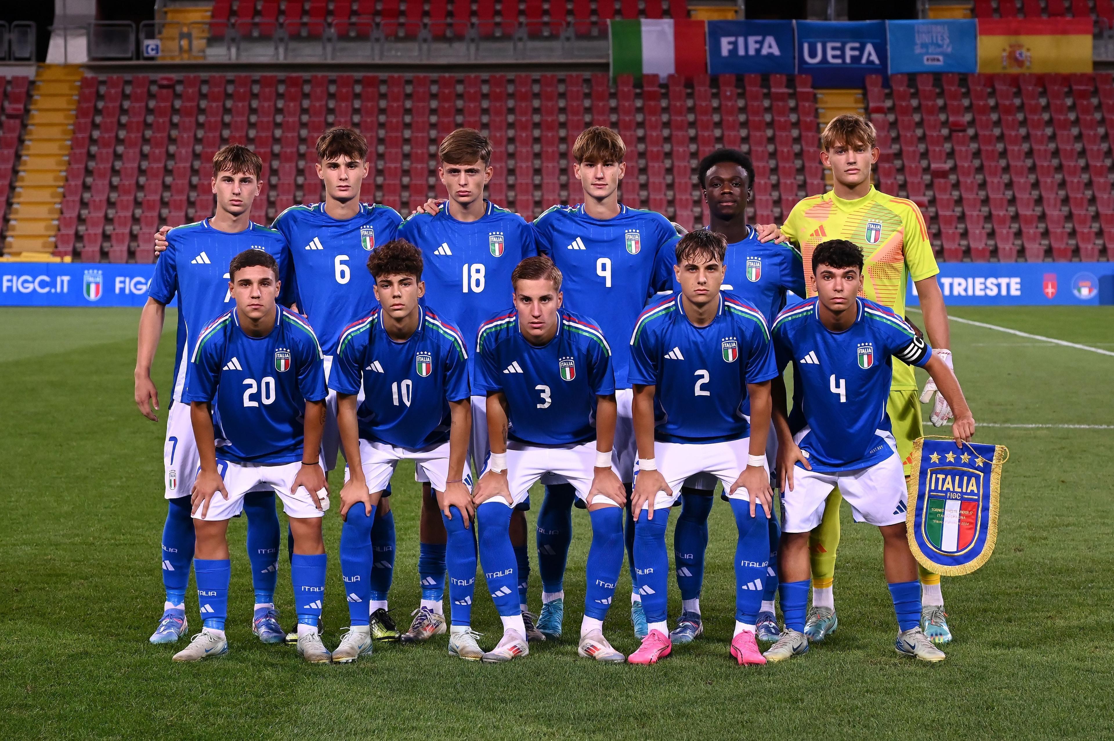 TRIESTE, ITALY - SEPTEMBER 09: Italian players line up during the International Friendly match between Italy U17 and Spain U17 at Stadio Nereo Rocco on September 09, 2024 in Trieste, Italy. (Photo by Alessandro Sabattini/Getty Images)