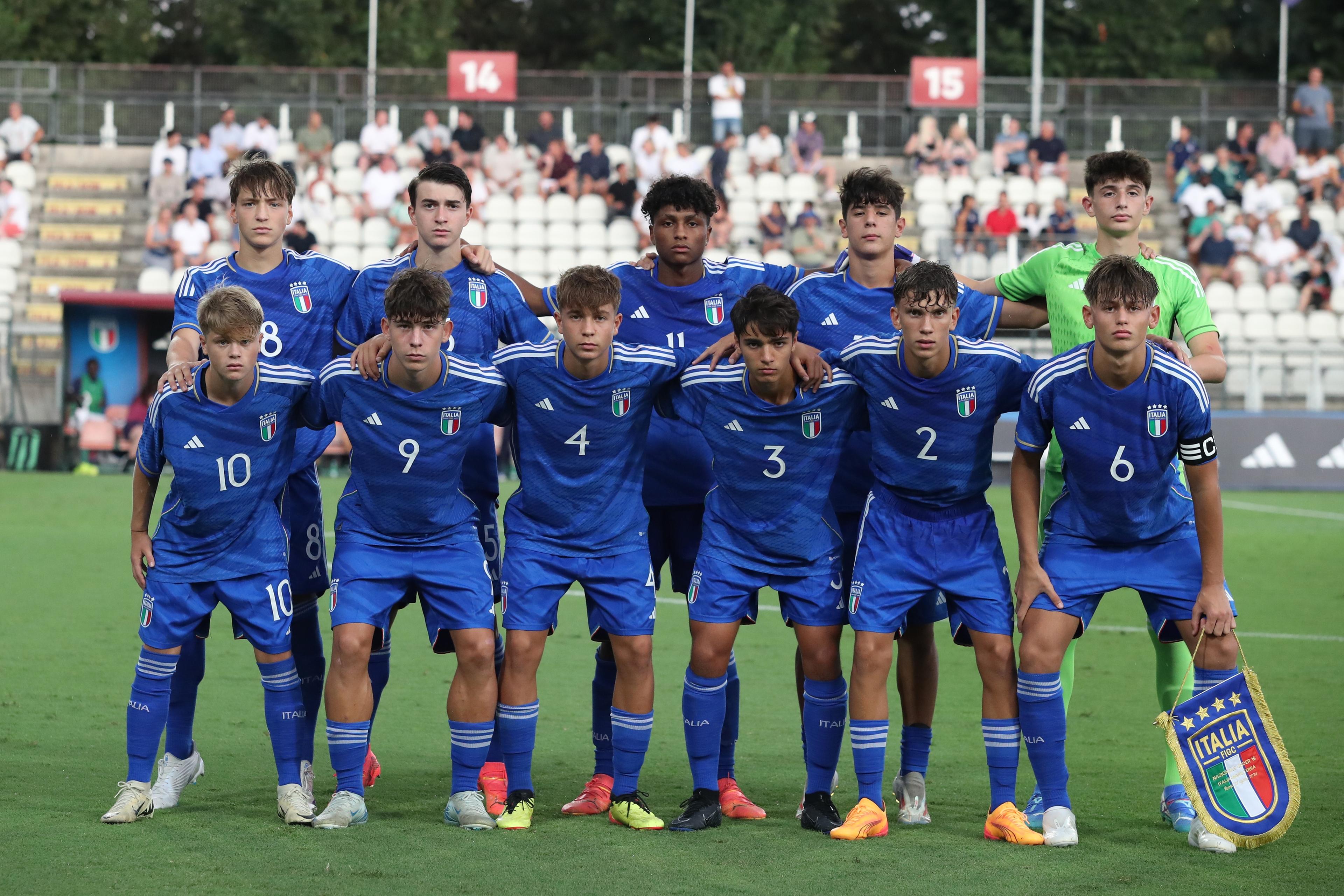 ROME, ITALY - AUGUST 27: Italy U16 team poses during the Friendly Match between Italy U16 and England U16 on August 27, 2024 in Rome, Italy. (Photo by Paolo Bruno/Getty Images)