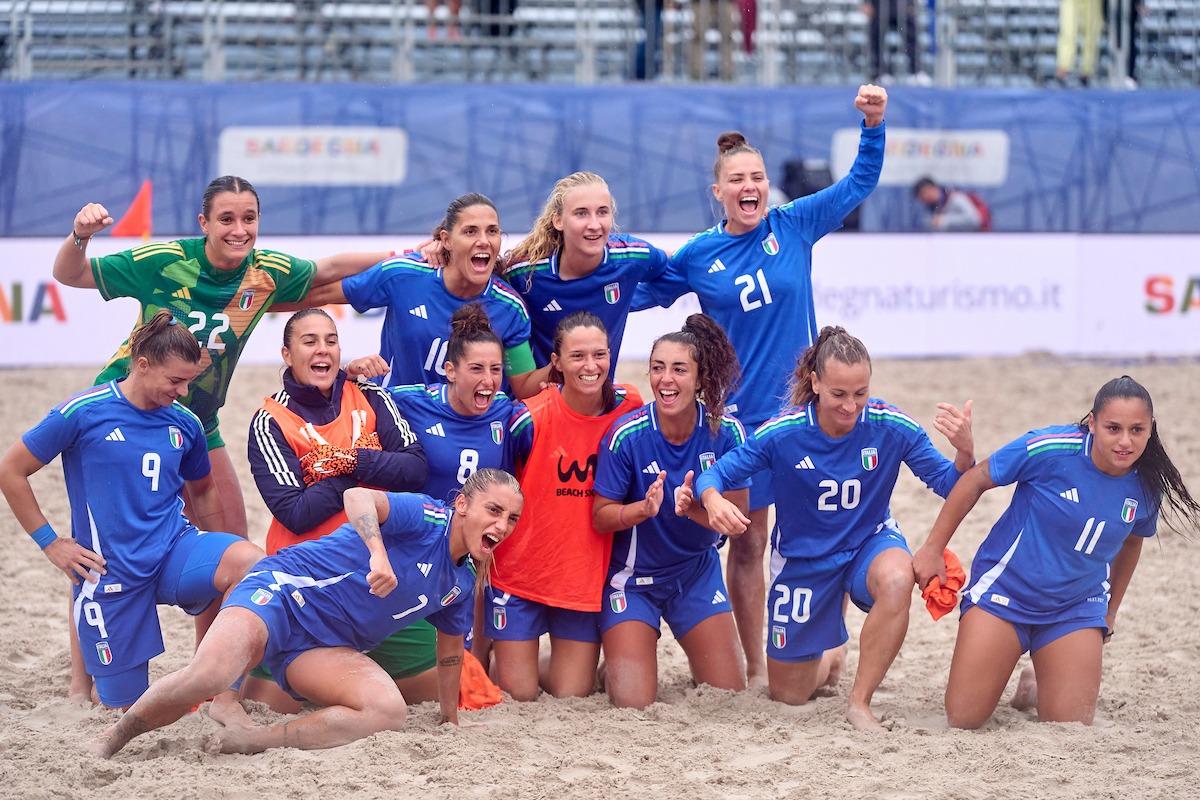 Le Azzurre del beach sono in semifinale all’Europeo: 1-0 all’Ucraina, decide il gol di Debora Naticchioni
