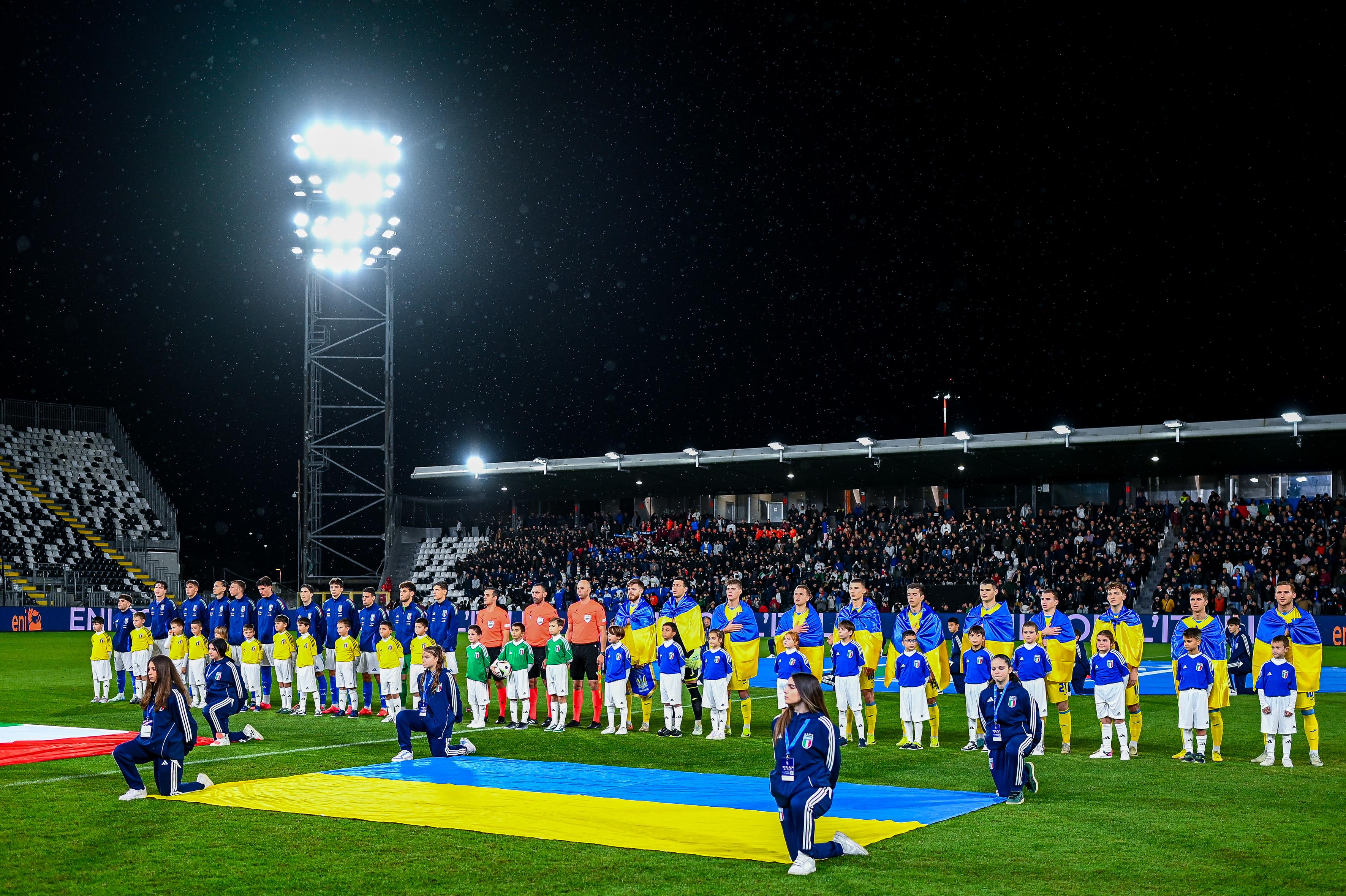 LA SPEZIA, ITALY - NOVEMBER 19: Italy U21 and Ukraine U21 line-up prior to kick-off in the International Friendly match between Italy U21 and Ukraine U21 at Stadio Alberto Picco on November 19, 2024 in La Spezia, Italy. (Photo by Simone Arveda - FIGC/FIGC via Getty Images)