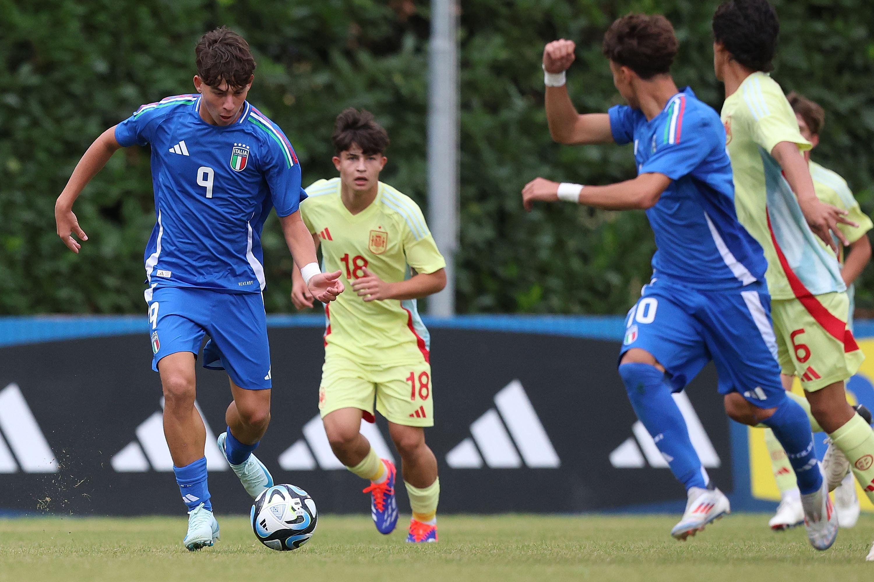 FLORENCE, ITALY - SEPTEMBER 17: Marcello Fugazzola of Italy U16 in action during the friendly match between Italy U16 and Spain U16 at Centro Tecnico Federale di Coverciano on September 17, 2024 in Florence, Italy. (Photo by Gabriele Maltinti/Getty Images) *** Local Caption *** Marcello Fugazzola