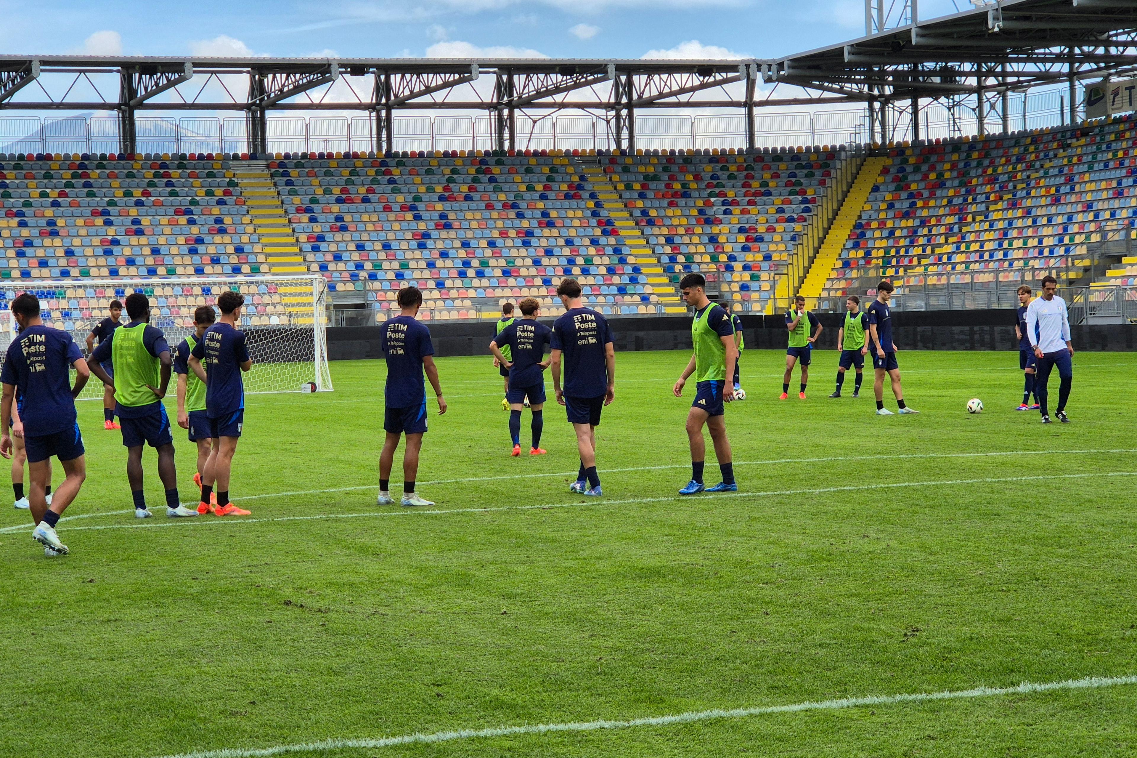 A Frosinone arriva l'Inghilterra. Corradi: \"Pronti a fare una grande gara, i ragazzi sentono la responsabilità della maglia che portano\"