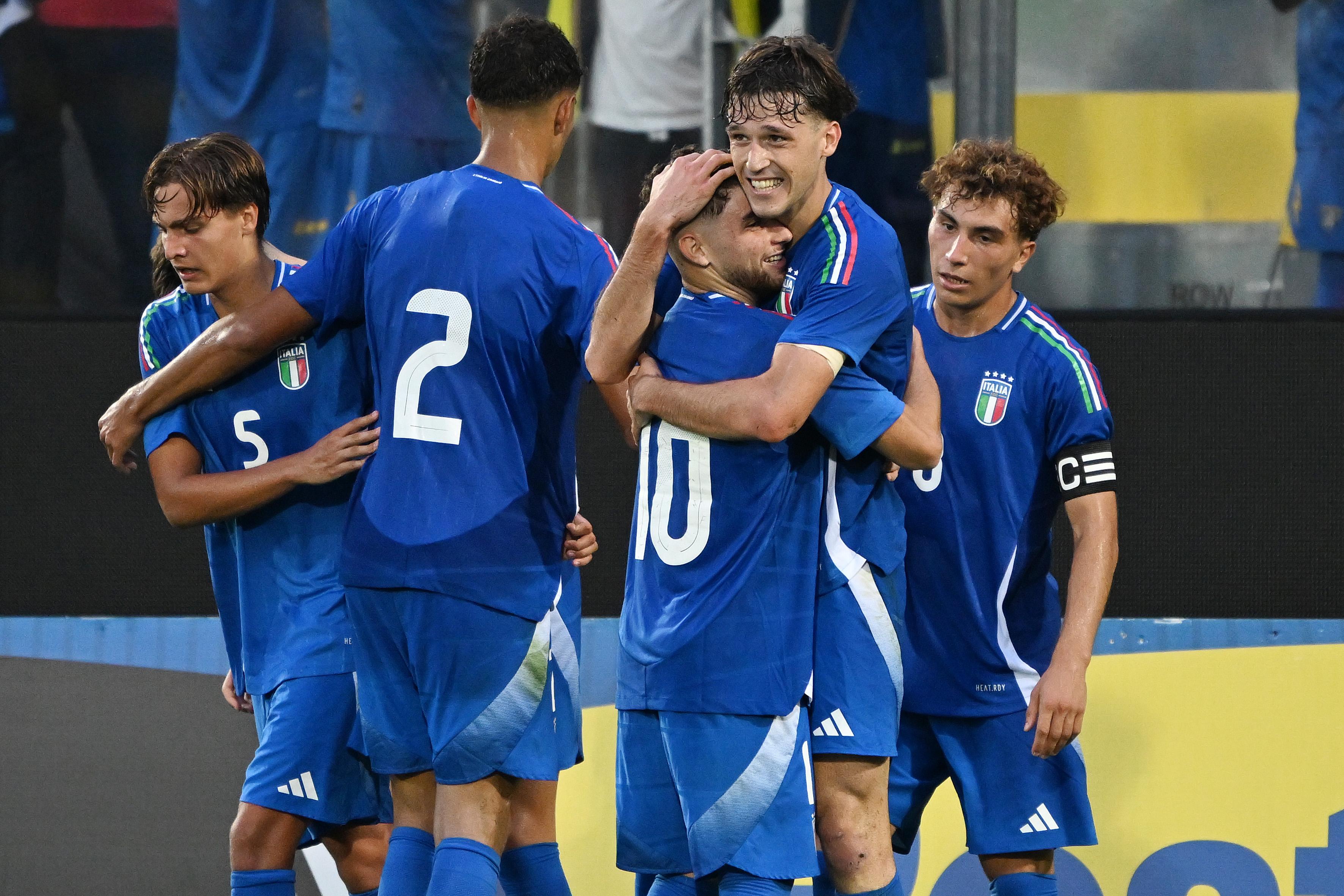 FROSINONE, ITALY - OCTOBER 10: Tommaso Ebone of Italy U20 celebrates with Simone Pafundi after scoring his side first goal during the Elite League match between Italy U20 and England U20 at Stadio Benito Stirpe on October 10, 2024 in Frosinone, Italy. (Photo by Francesco Pecoraro - FIGC/FIGC via Getty Images)