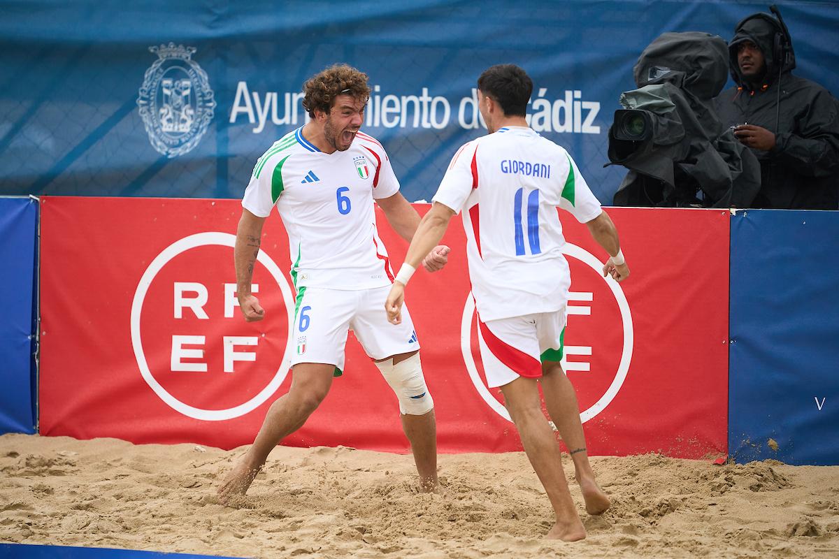 CADIZ, SPAIN - OCTOBER 11: FIFA Beach Soccer World Cup 2025 - European Qualifier Andaluc\\u00EDa at Playa de La Victoria on October 11, 2024 in Cadiz, Spain. (Photo by Manuel Queimadelos/Quality Sport Images)