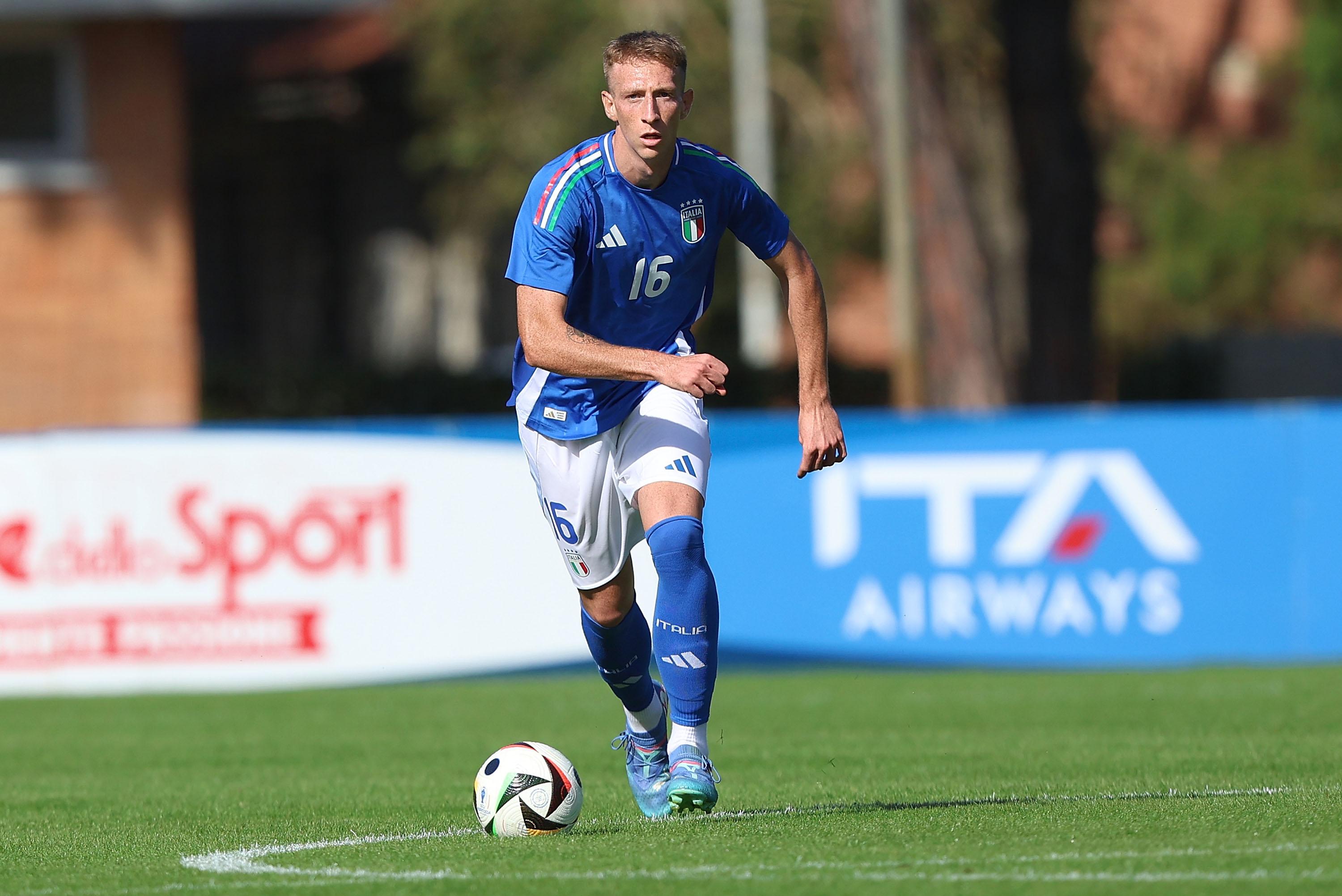 TIRRENIA, ITALY - OCTOBER 10: Nicolo' Bertola of Italy U21 in action during the Friendly match between Italy U21 and Livorno at Centro di Preparazione Olimpica on October 10, 2024 in Tirrenia, Italy. (Photo by Gabriele Maltinti - FIGC/FIGC via Getty Images) 2:1 *** Local Caption *** Nicolo' Bertola