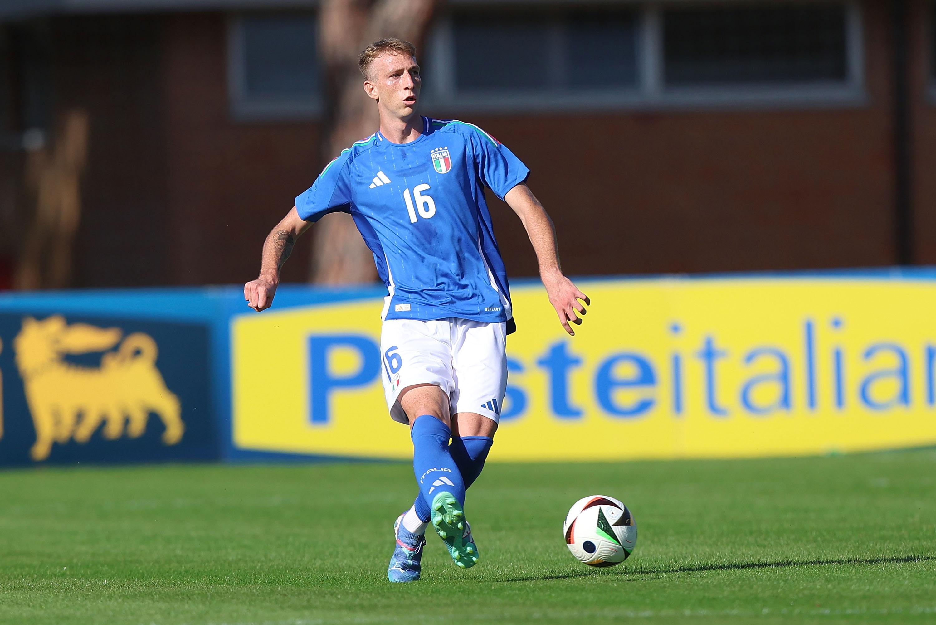 TIRRENIA, ITALY - OCTOBER 10: Nicolo' Bertola of Italy U21 in action during the Friendly match between Italy U21 and Livorno at Centro di Preparazione Olimpica on October 10, 2024 in Tirrenia, Italy. (Photo by Gabriele Maltinti - FIGC/FIGC via Getty Images) 2:1 *** Local Caption *** Nicolo' Bertola