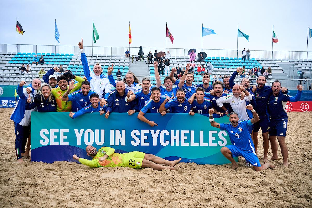 CADIZ, SPAIN - OCTOBER 12: FIFA Beach Soccer World Cup 2025 - European Qualifier Andaluc\\u00EDa at Playa de La Victoria on October 12, 2024 in Cadiz, Spain. (Photo by Manuel Queimadelos/Quality Sport Images)