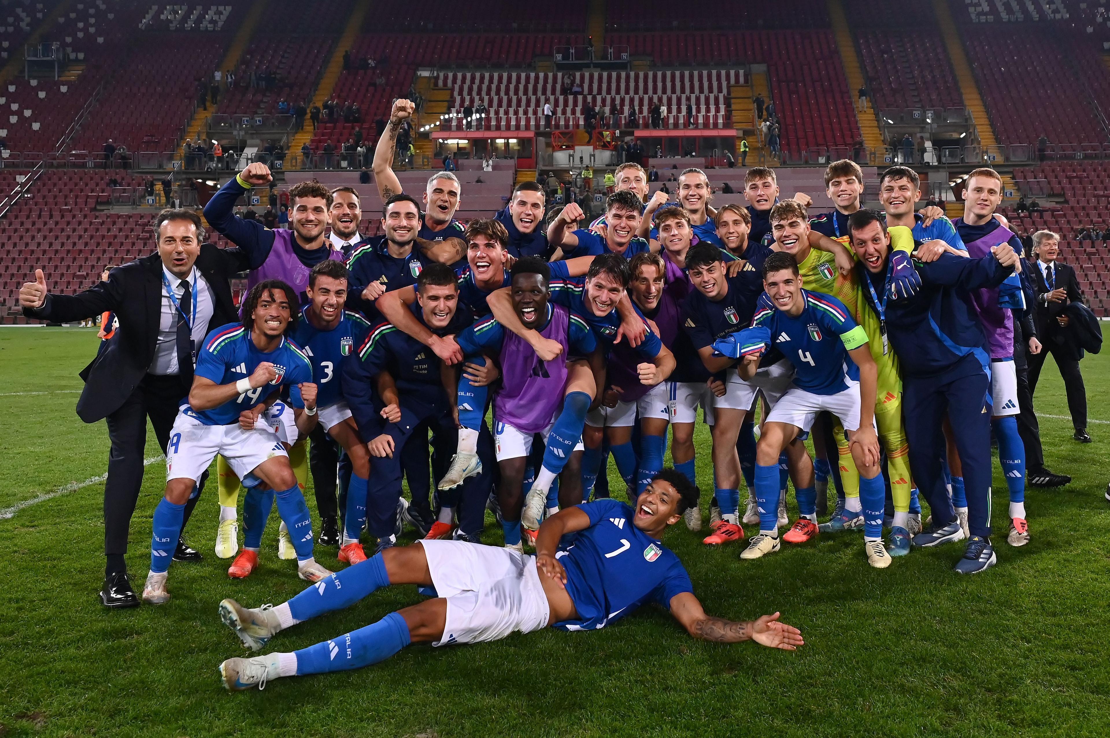 TRIESTE, ITALY - OCTOBER 15:Italian players celebrate the qualififier after the UEFA U21 Euro 2025 Qualifier match between Italy and Ireland at Stadio Nereo Rocco on October 15, 2024 in Trieste, Italy. (Photo by FIGC/FIGC via Getty Images