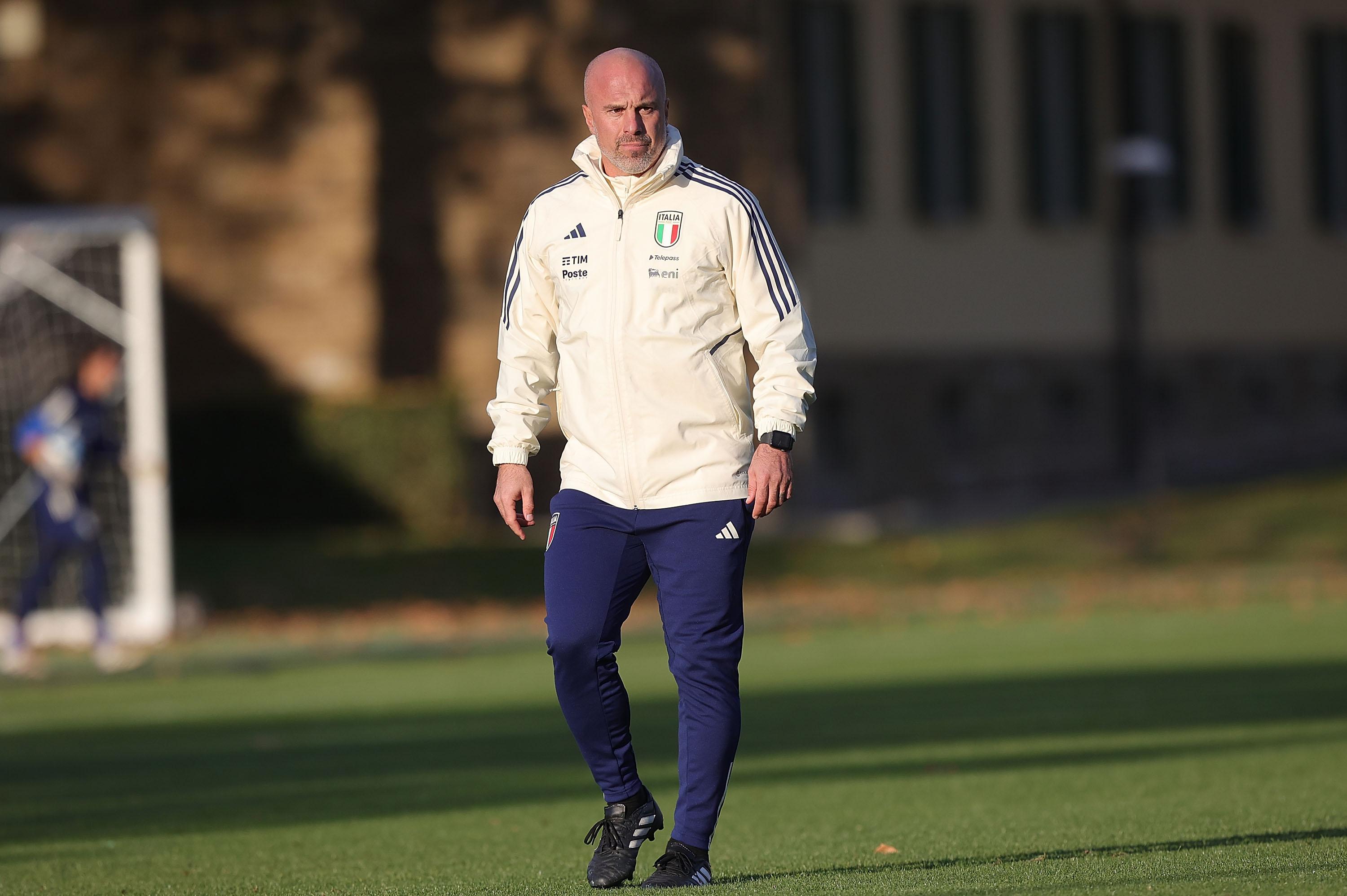 FLORENCE, ITALY - NOVEMBER 28: Head coach Andrea Soncin of Italy Women during a training session at Centro Tecnico Federale di Coverciano on November 28, 2023 in Florence, Italy. (Photo by Gabriele Maltinti/Getty Images) *** Local Caption *** Andrea Soncin