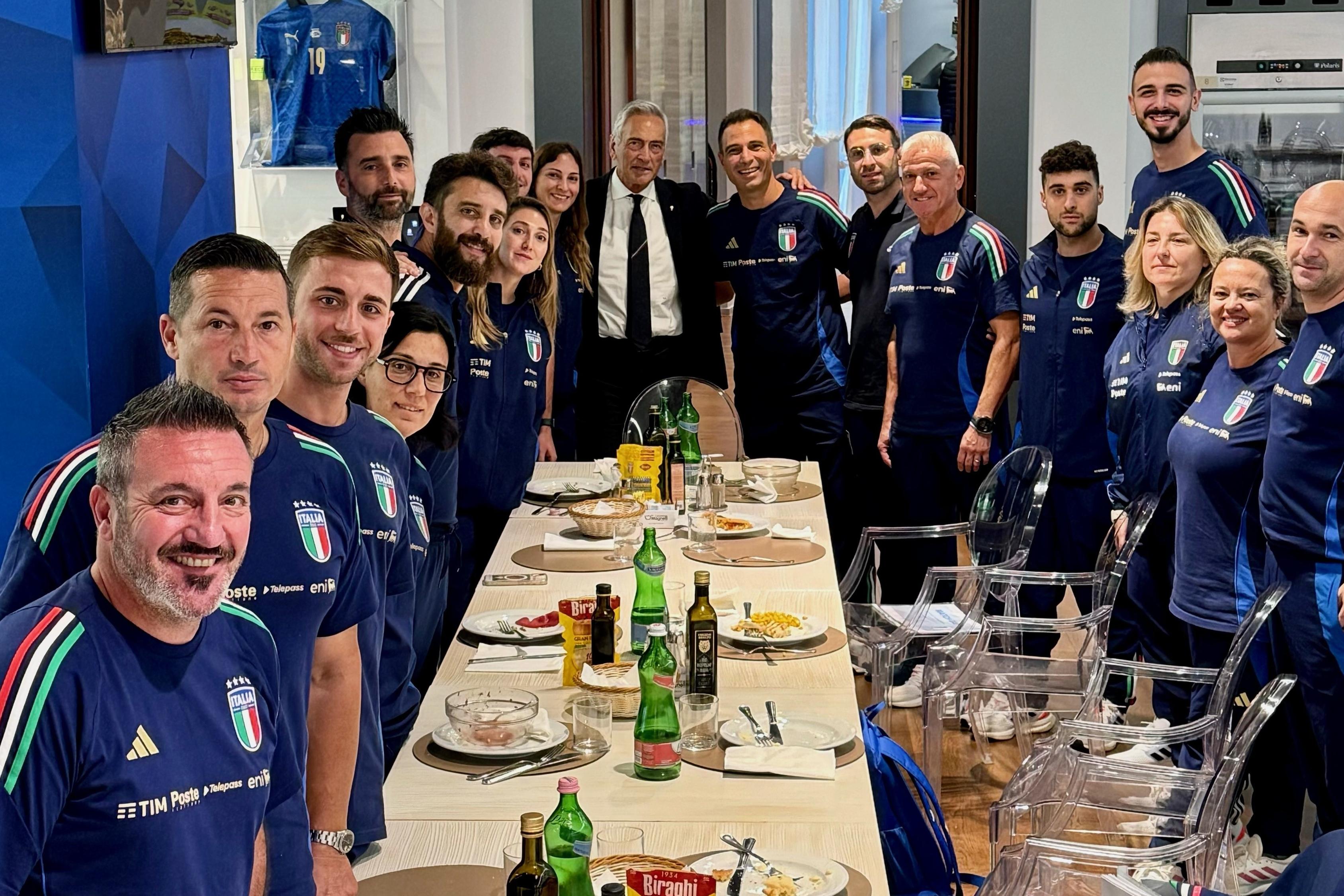 Il presidente Gravina incontra le Azzurrine a Coverciano: \"Continuate così, siete il futuro\". Sbardella: \"Bello sentire la vicinanza della Federazione\"