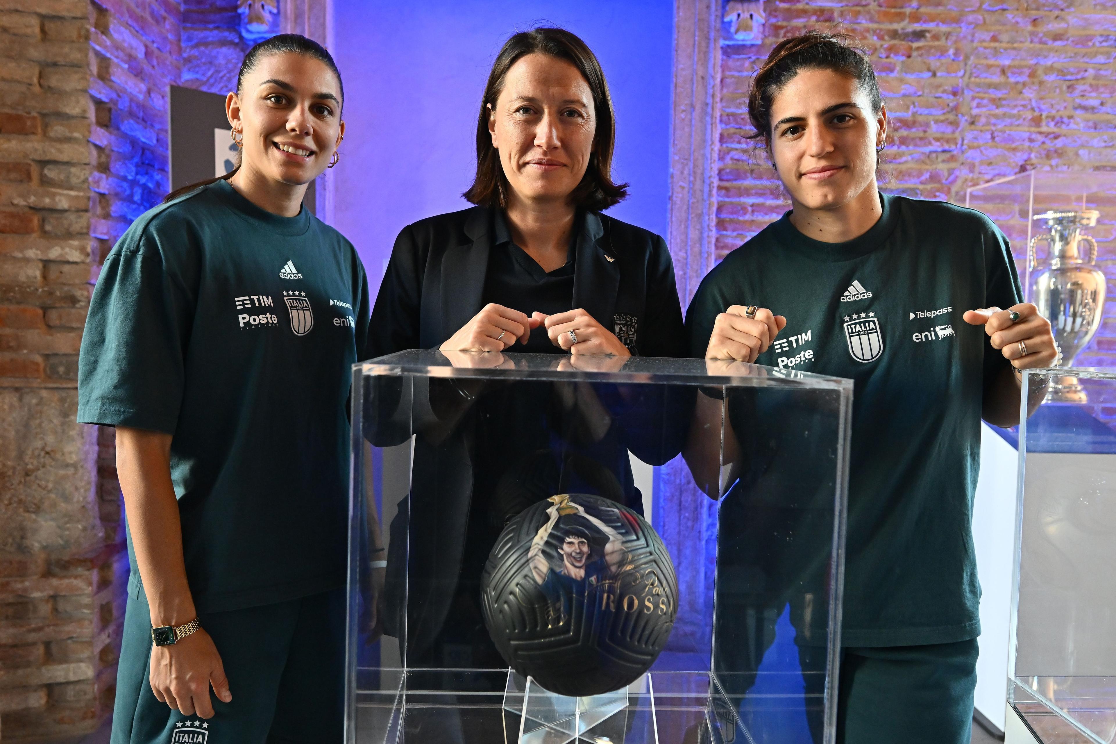 VICENZA, ITALY - OCTOBER 29:Chiara Marchitelli, Rachele Baldi, Agnese Bonfantini during the Italy Women Visits Paolo Rossi Mural & The 'Museo Del Calcio' Exhibition' on October 29, 2024 in Vicenza, Italy. (Photo by FIGC/FIGC via Getty Images)