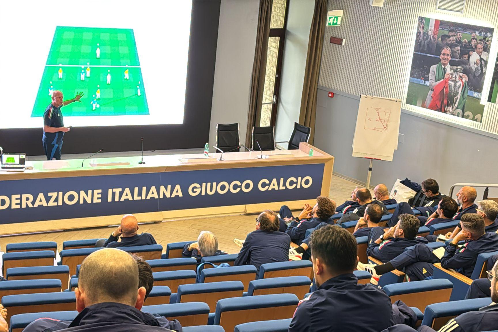 Riunione dei tecnici delle Nazionali Giovanili a Coverciano: momento di raccoglimento in memoria di Vincenzo Marinelli
