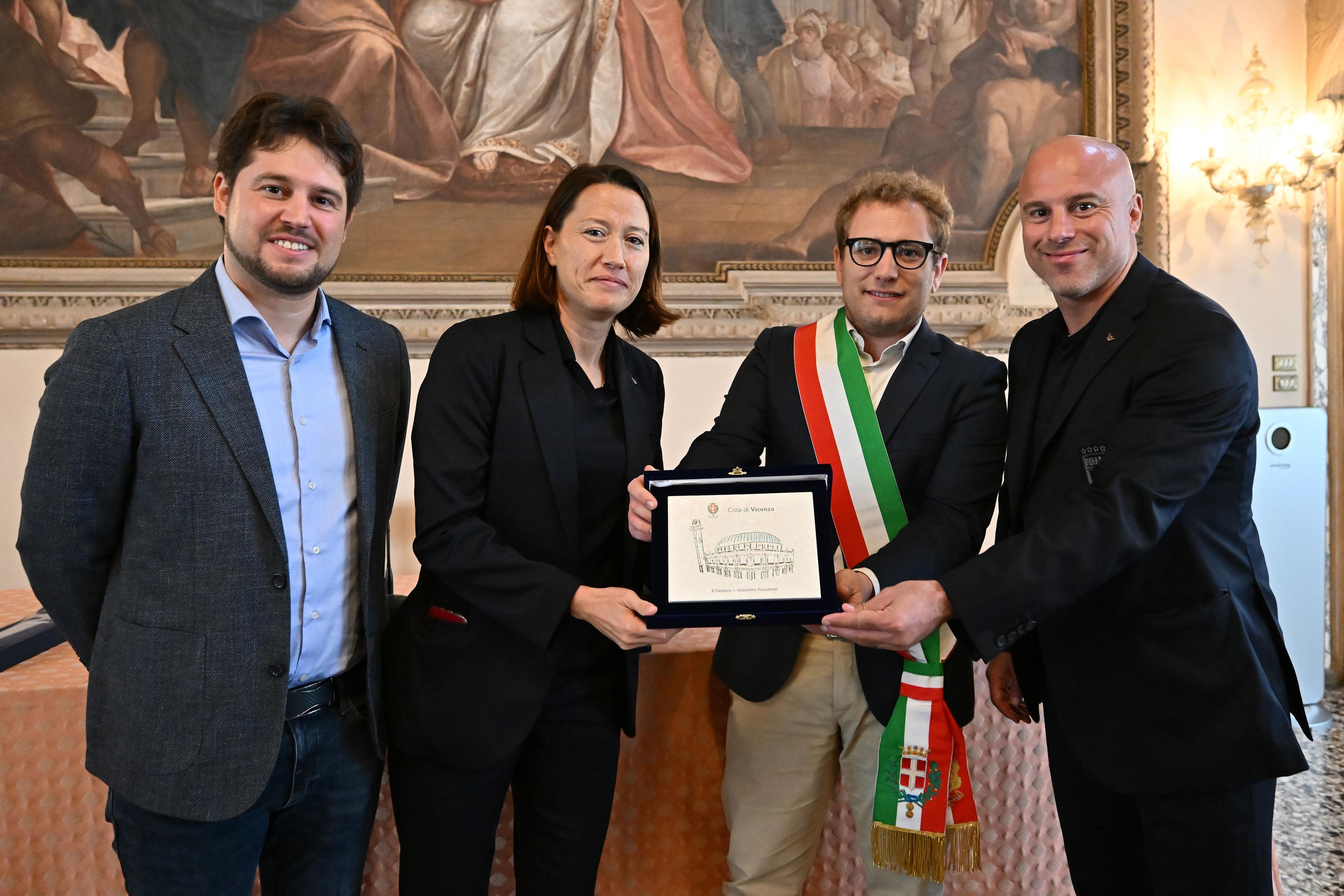 VICENZA, ITALY - OCTOBER 28:Andrea Soncin head coach of Italy and Vicenza Mayor Giacomo Possamai during the Italy Women Meet Vicenza Mayor Giacomo Possamai on October 28, 2024 in Vicenza, Italy. (Photo by FIGC/FIGC via Getty Images)