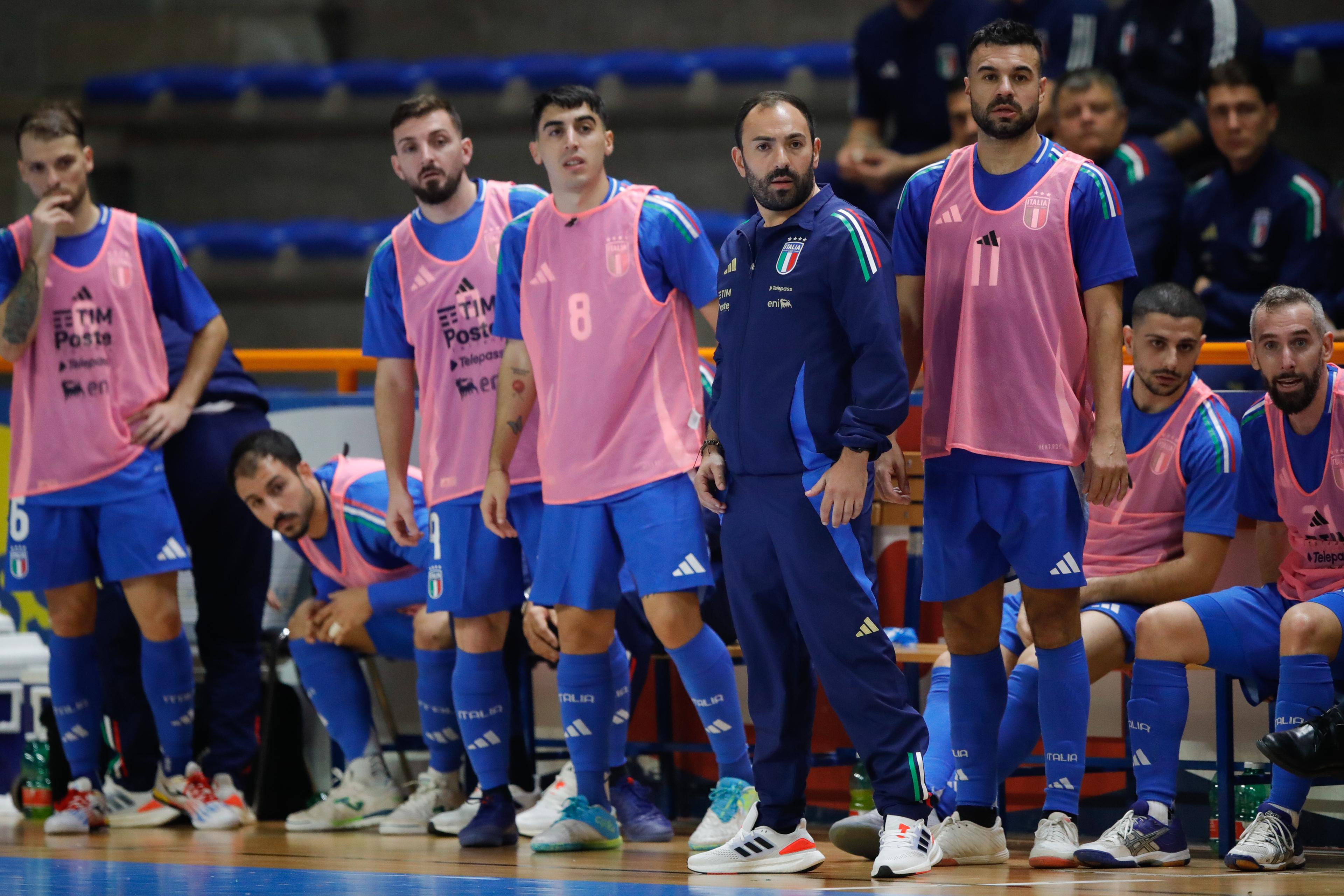 SAN BONIFACIO, ITALY - NOVEMBER 04: Head Coach of Italy Salvatore Samperi on the bench with his squad during the International Friendly between Italy and Norway at Pala Ferroli on November 04, 2024 in San Bonifacio, Italy. (Photo by FIGC/FIGC via Getty Images)